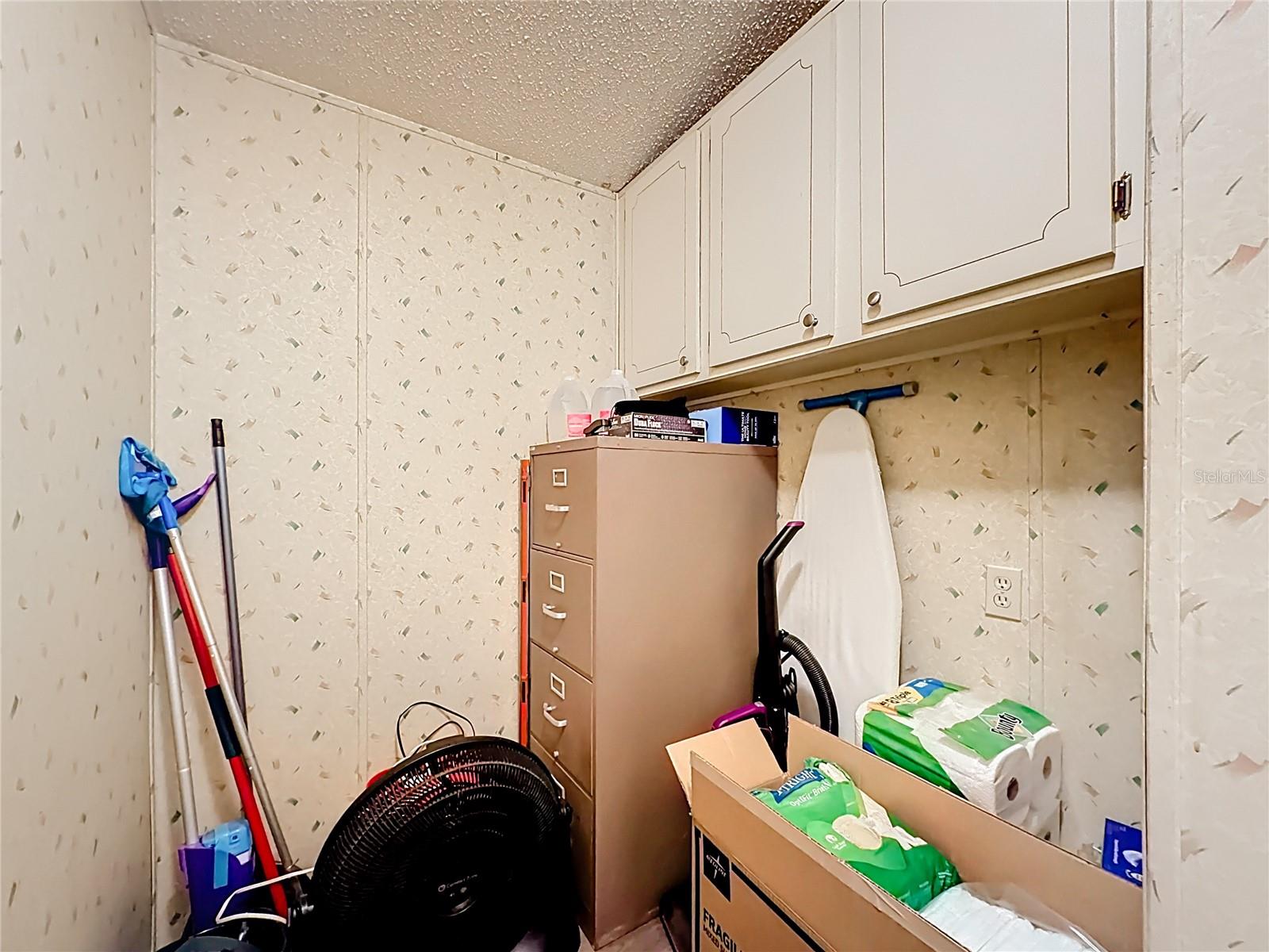 Image 39 of 61 For 1690 Elkhart Circle