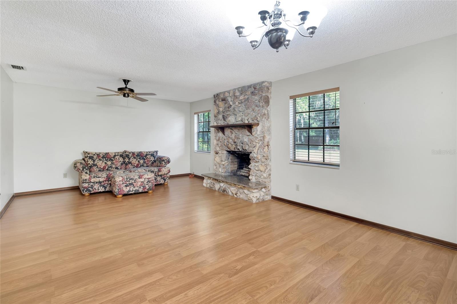 Image 13 of 49 For 1520 Legacy Woods Court