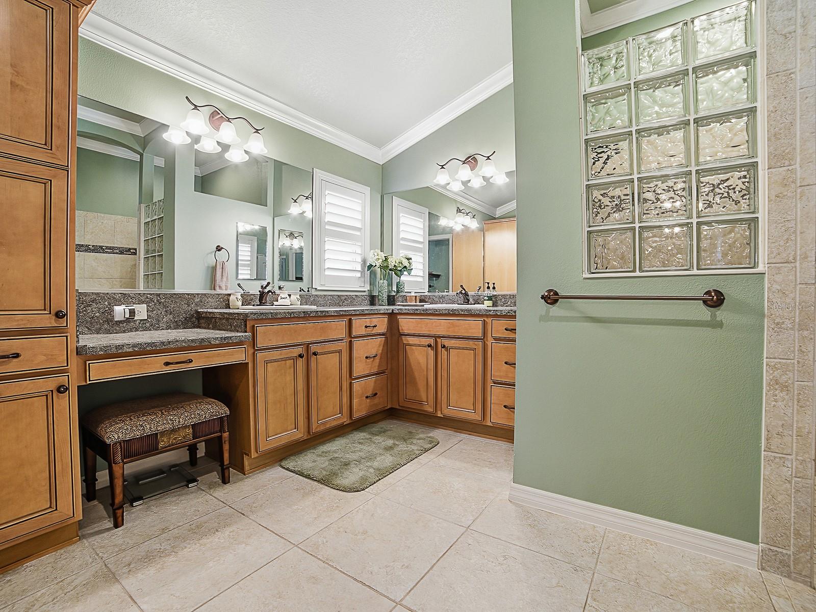 Image 17 of 36 For 3332 Dalkeith Terrace