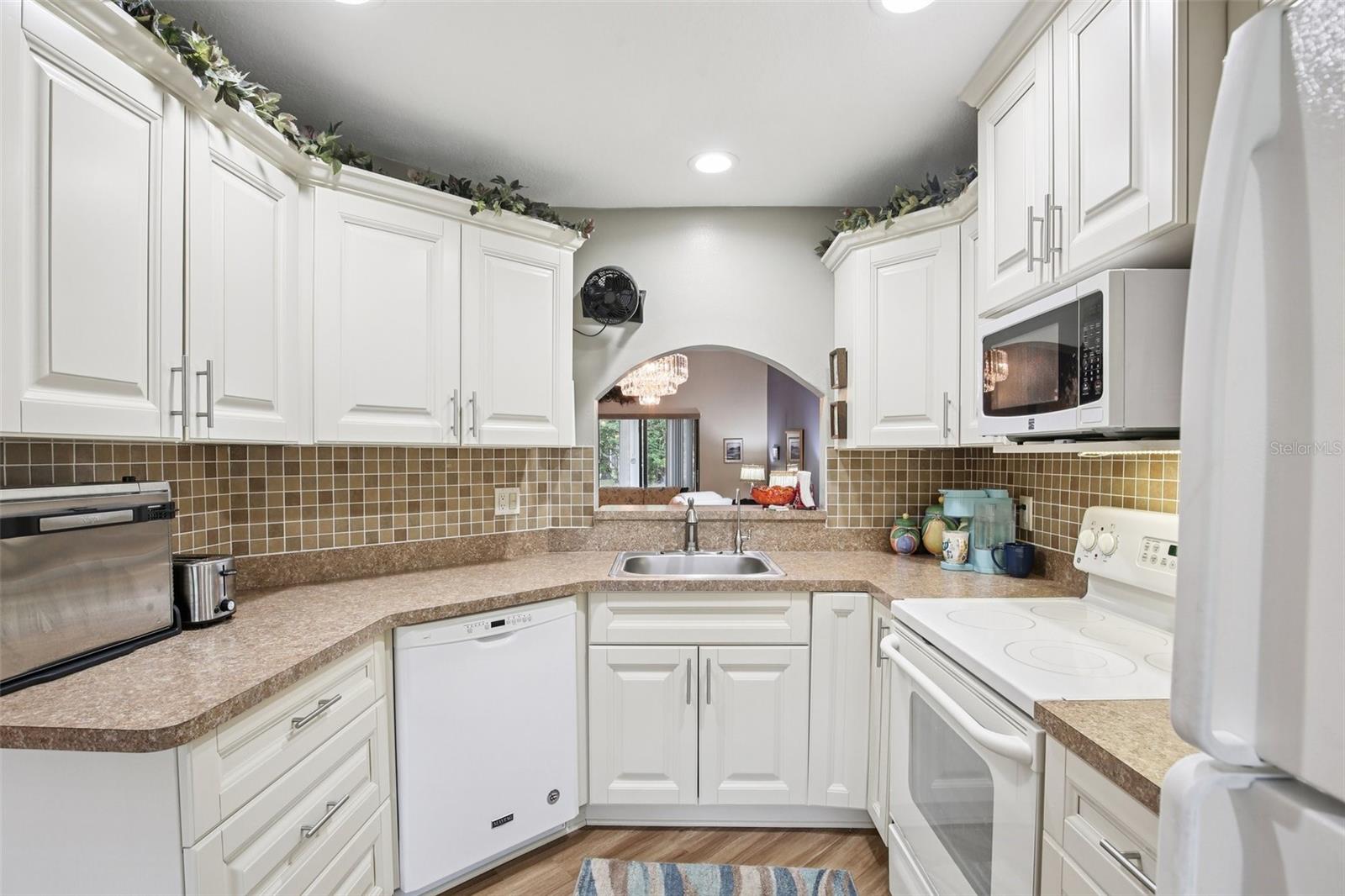 Image 11 of 31 For 11622 Cocowood Drive