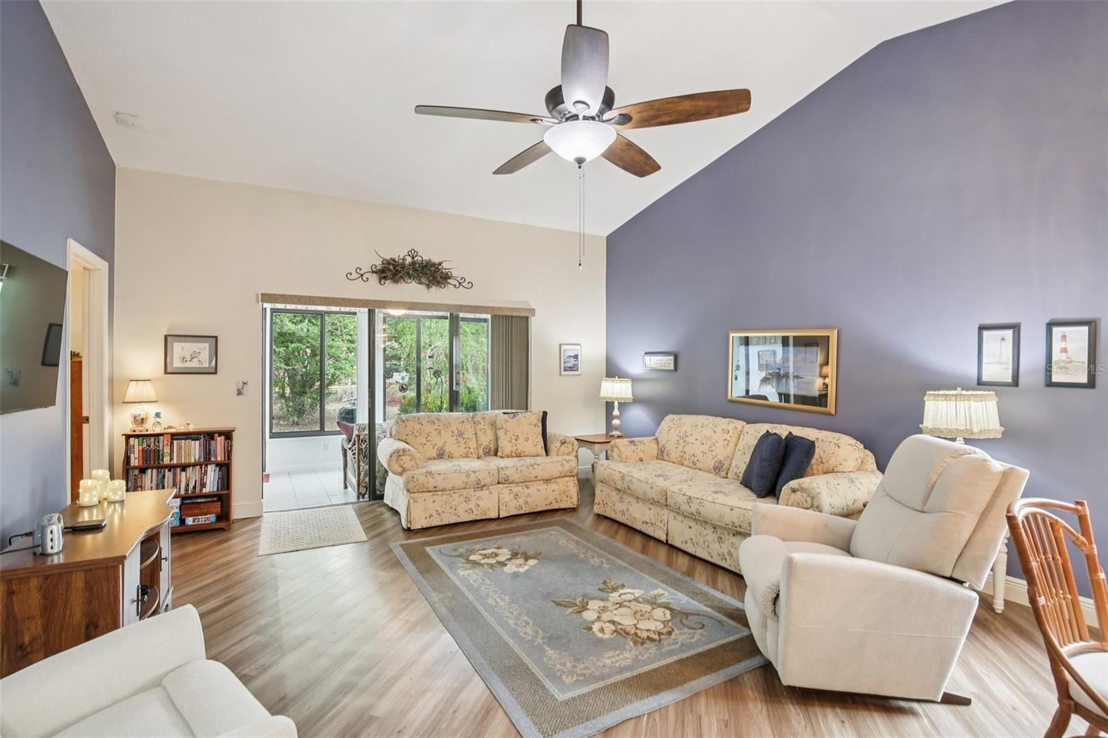 Image 4 of 31 For 11622 Cocowood Drive