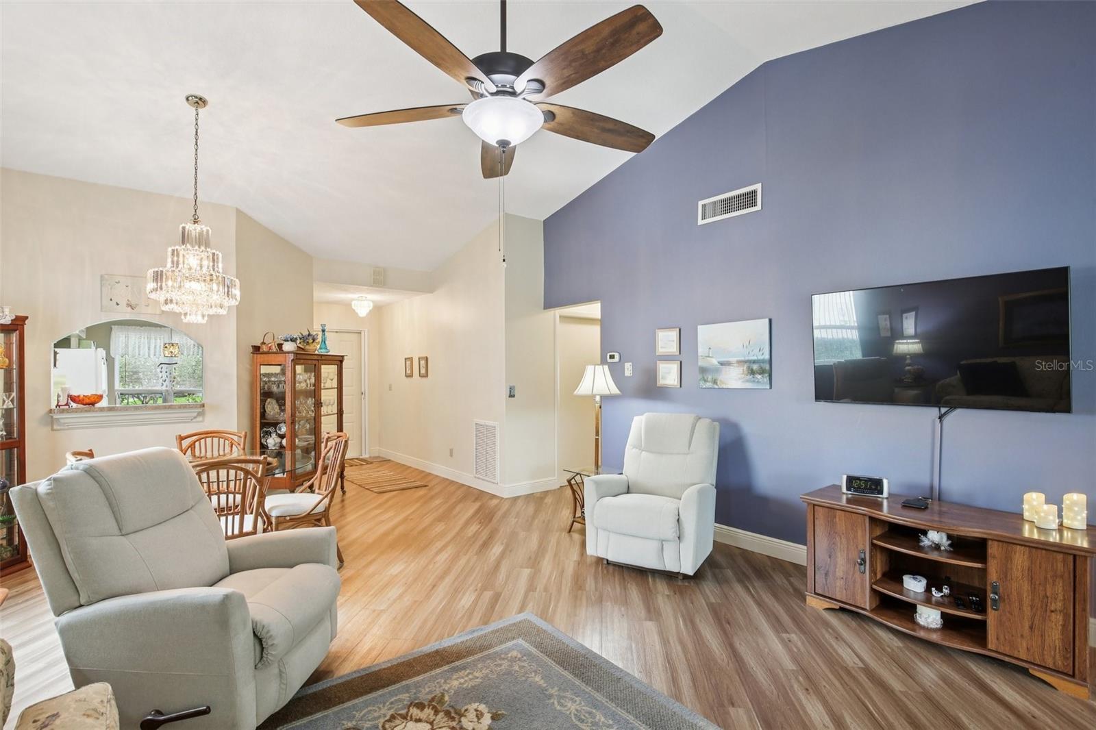 Image 6 of 31 For 11622 Cocowood Drive