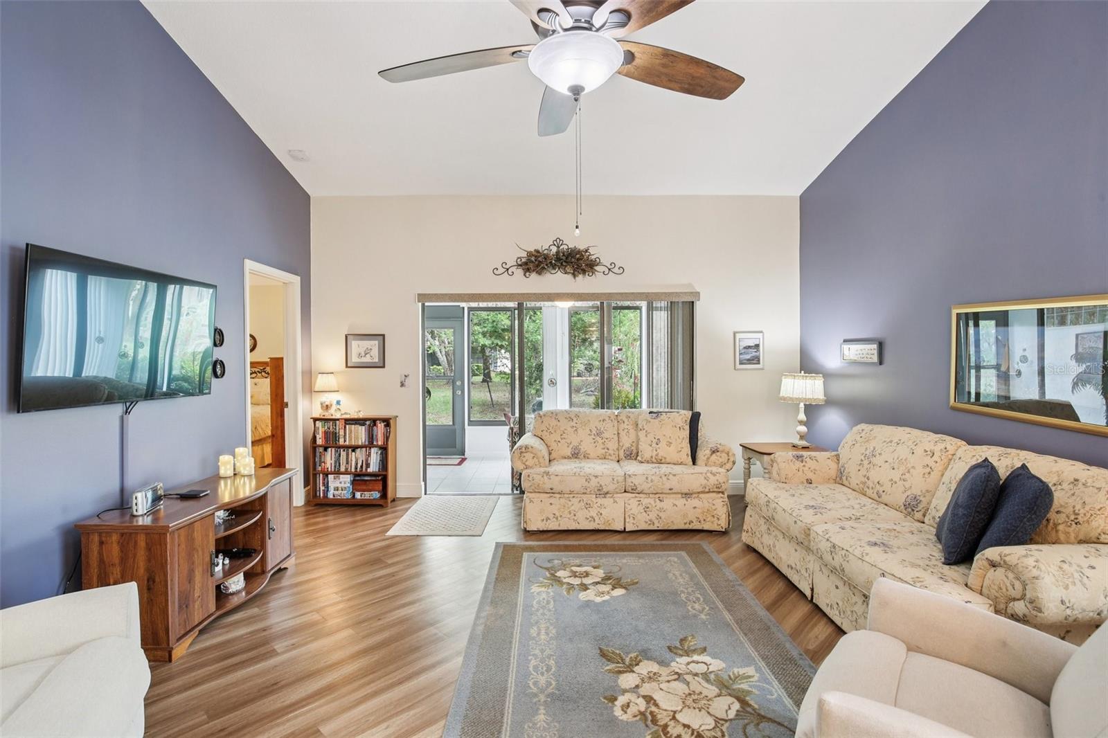 Image 8 of 31 For 11622 Cocowood Drive