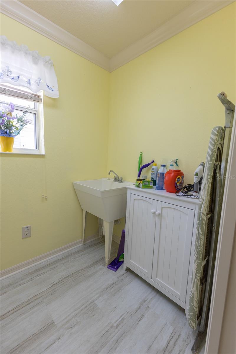 Image 37 of 42 For 2306 Nackman Place