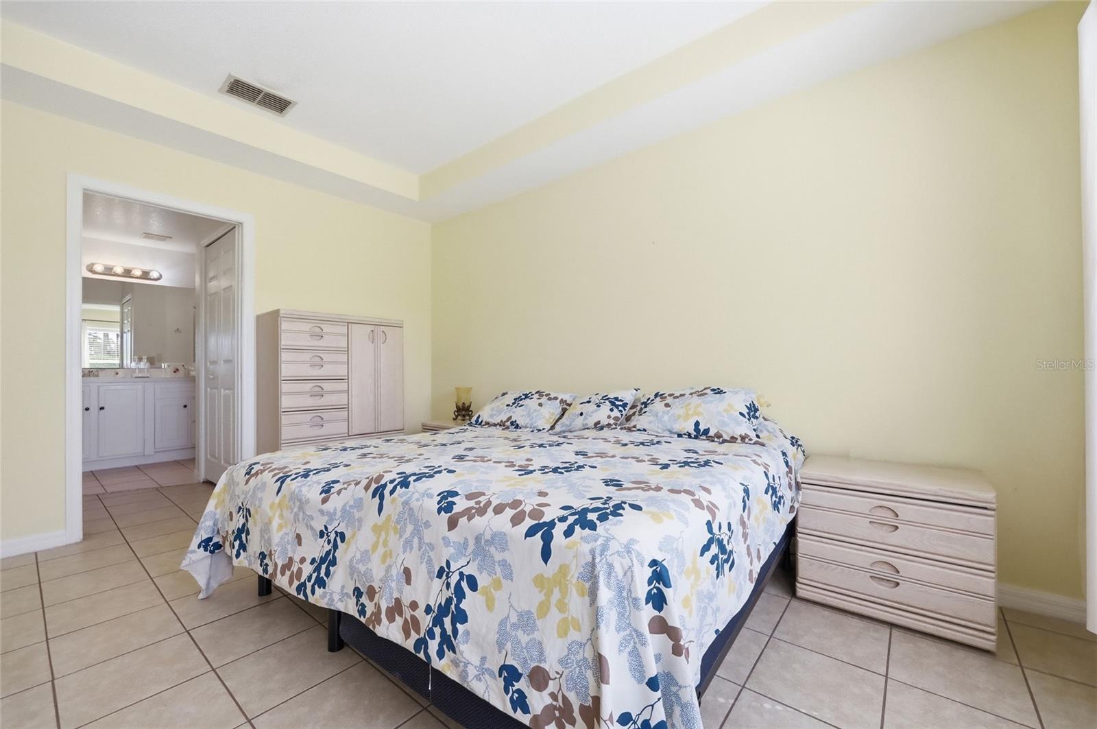 Image 19 of 58 For 4364 Sambourne Street