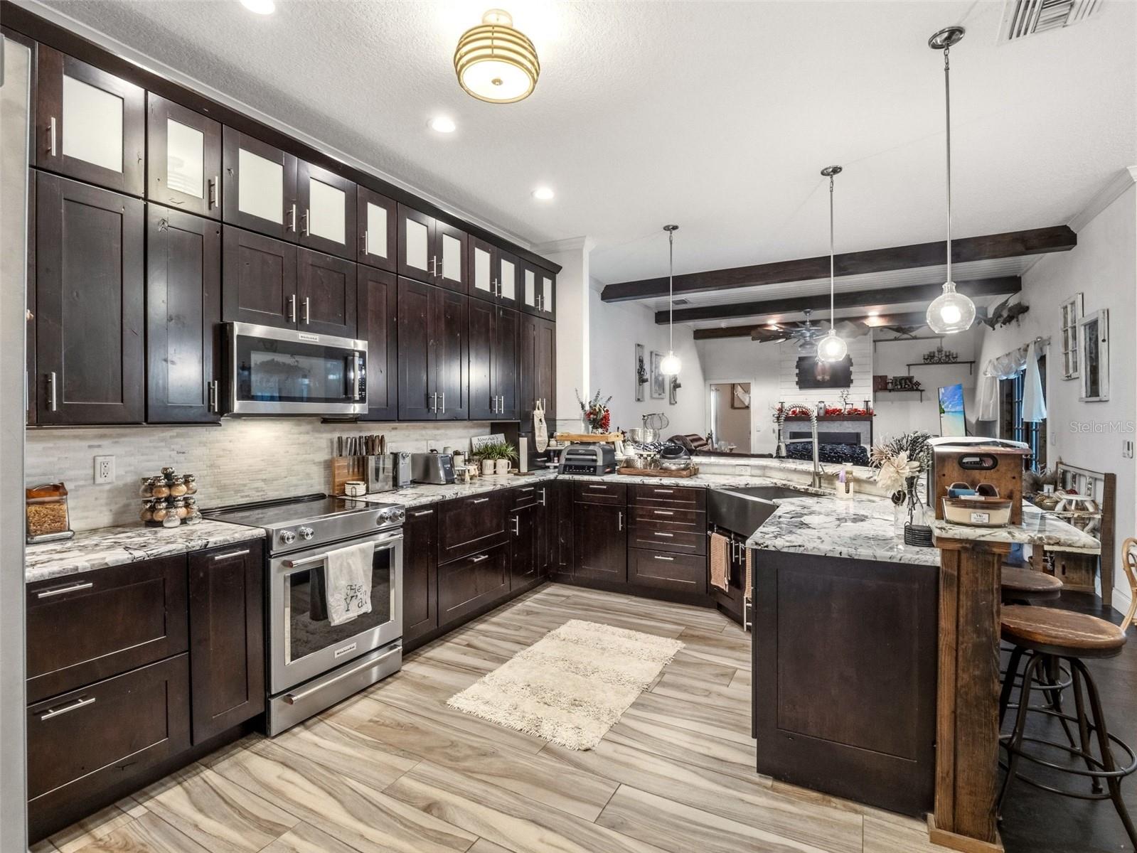 Image 12 of 42 For 6030 Millstream Dr