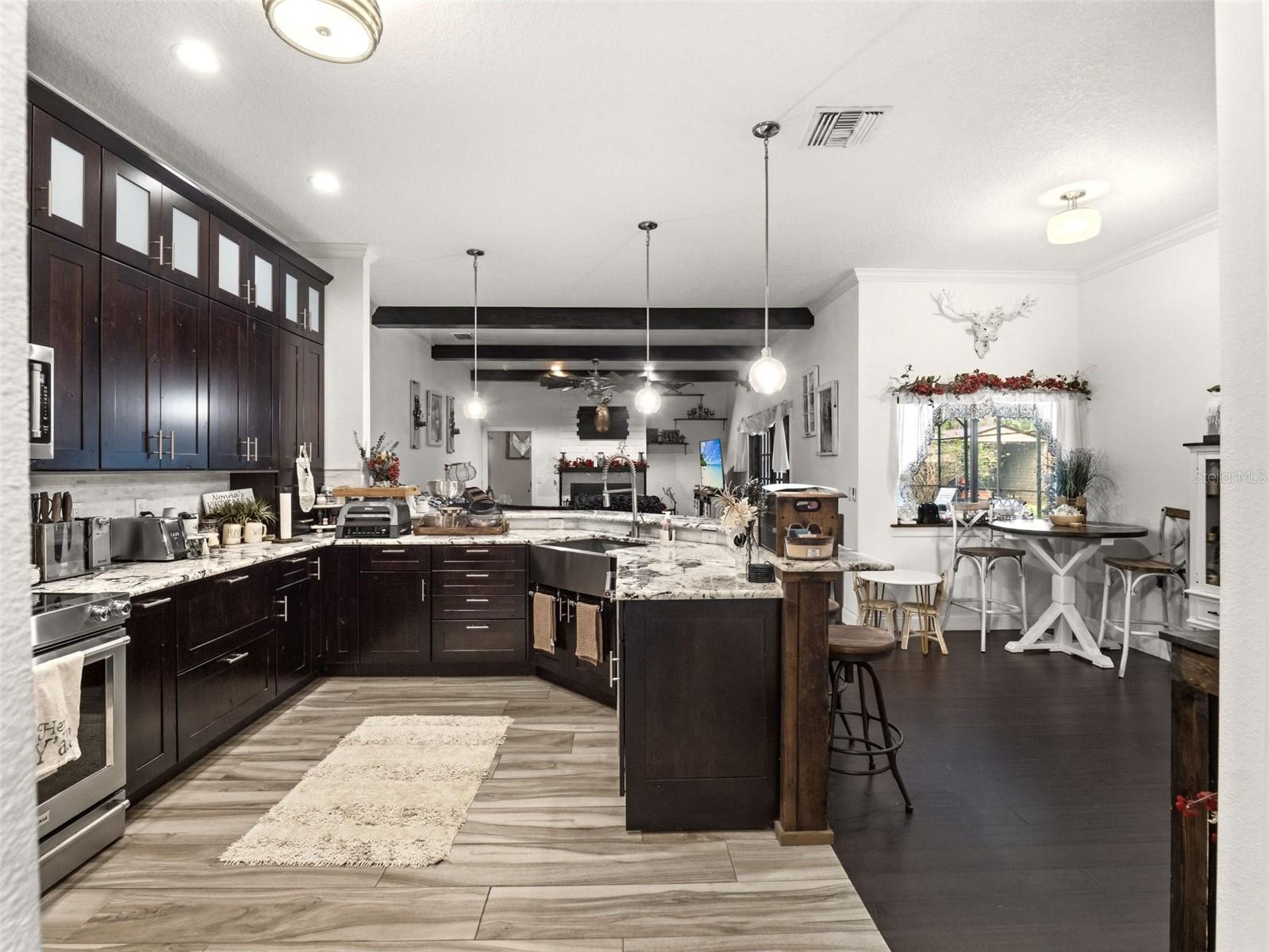 Image 13 of 42 For 6030 Millstream Dr