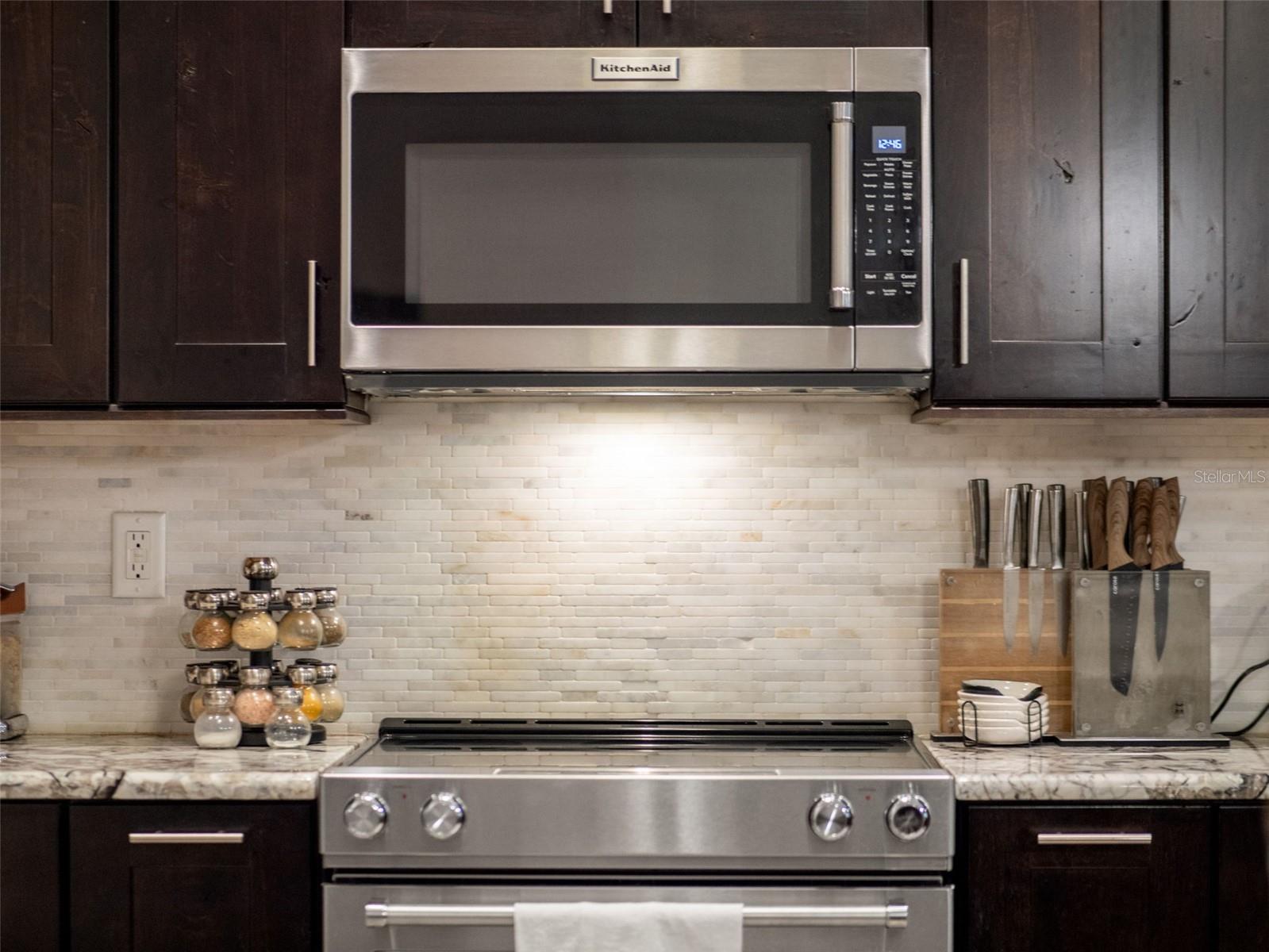 Image 14 of 42 For 6030 Millstream Dr