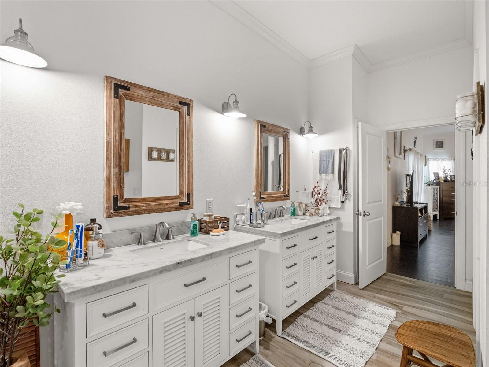 Image 26 of 42 For 6030 Millstream Dr