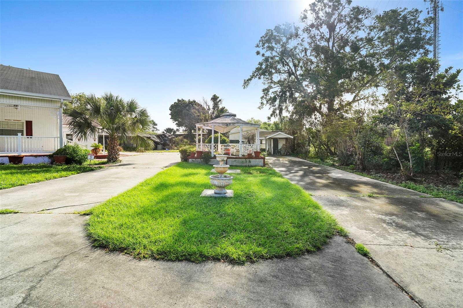 Image 16 of 67 For 227 Hawthorne Avenue