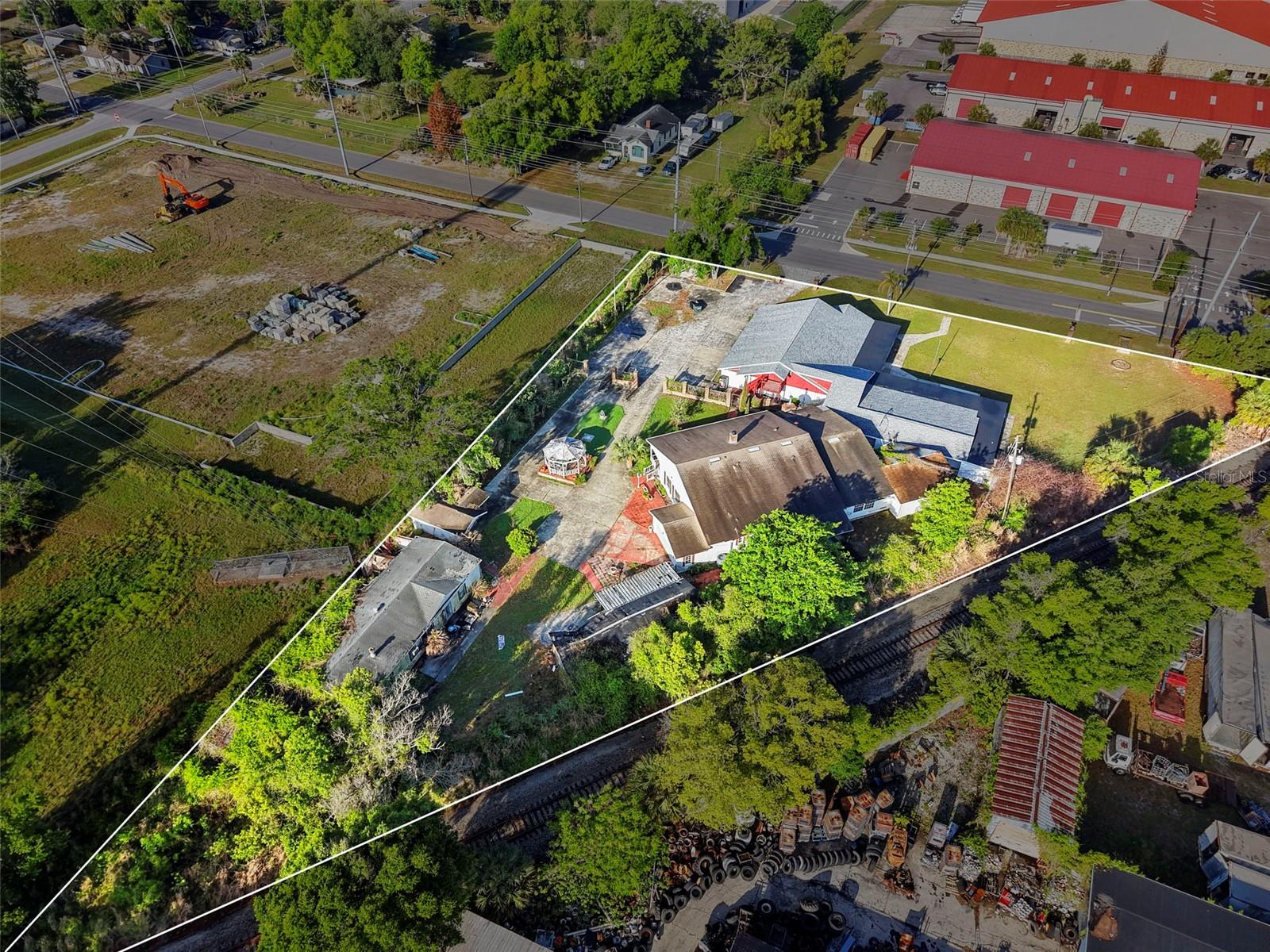 Image 18 of 67 For 227 Hawthorne Avenue