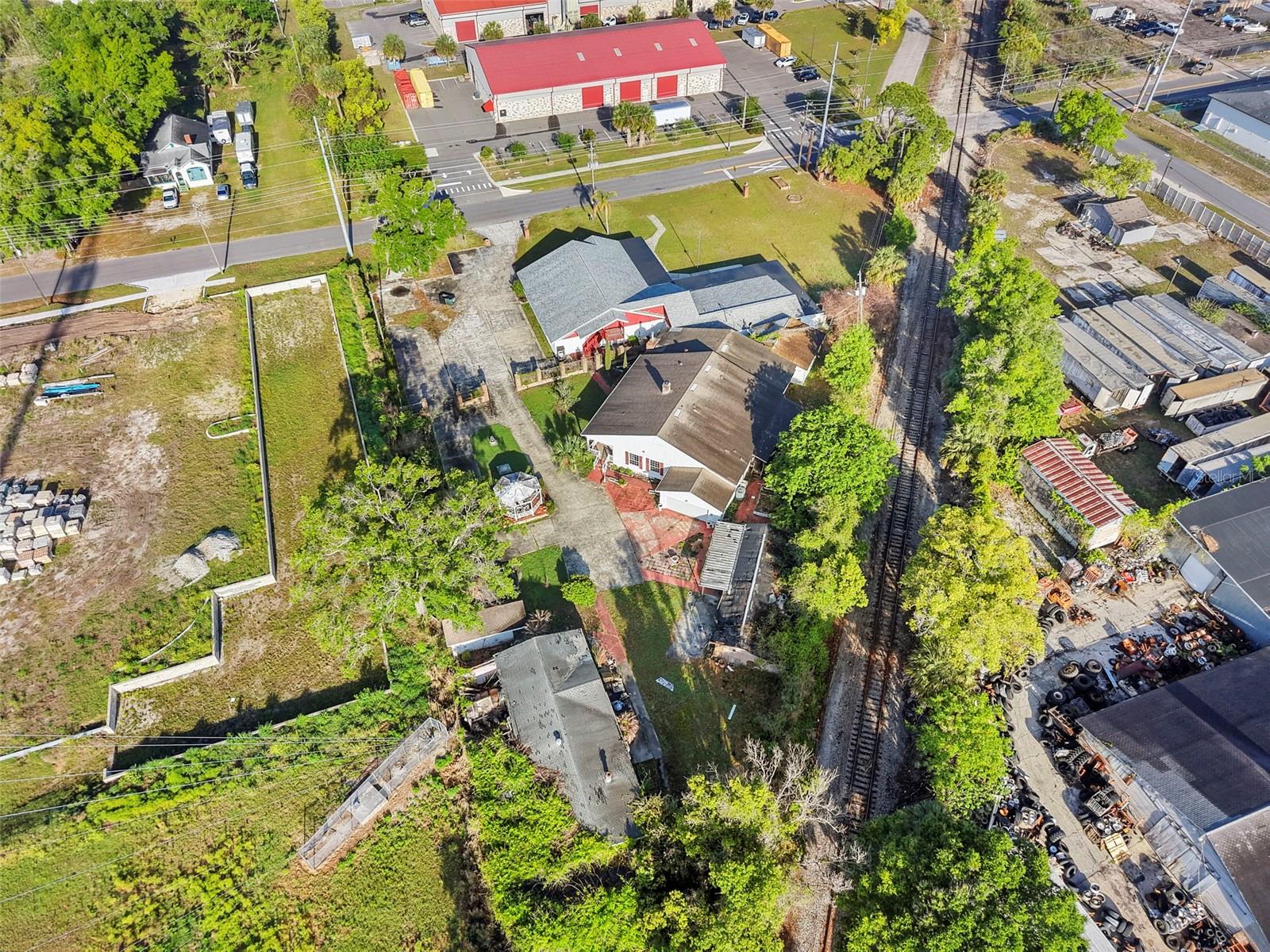 Image 19 of 67 For 227 Hawthorne Avenue