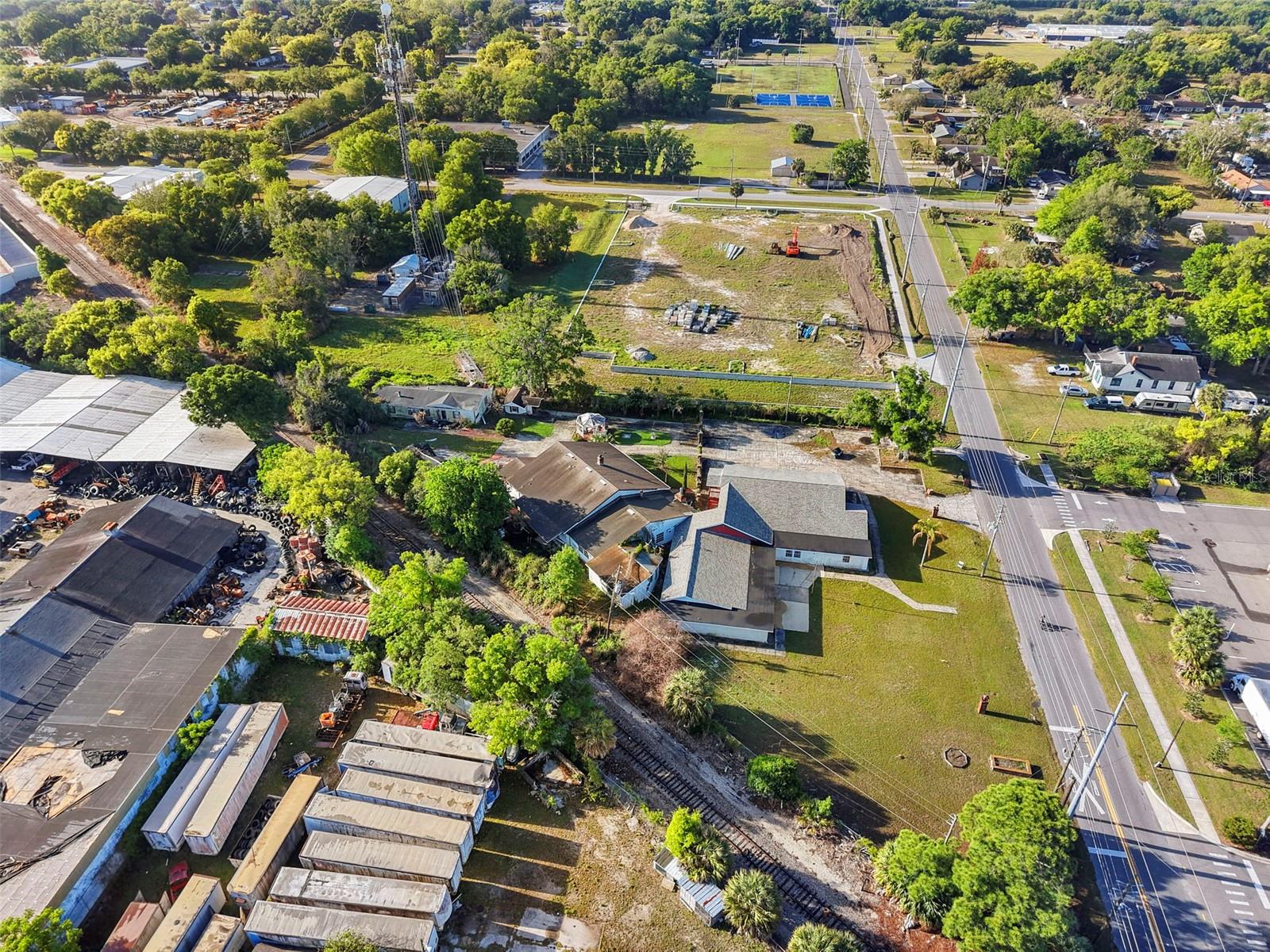 Image 21 of 67 For 227 Hawthorne Avenue