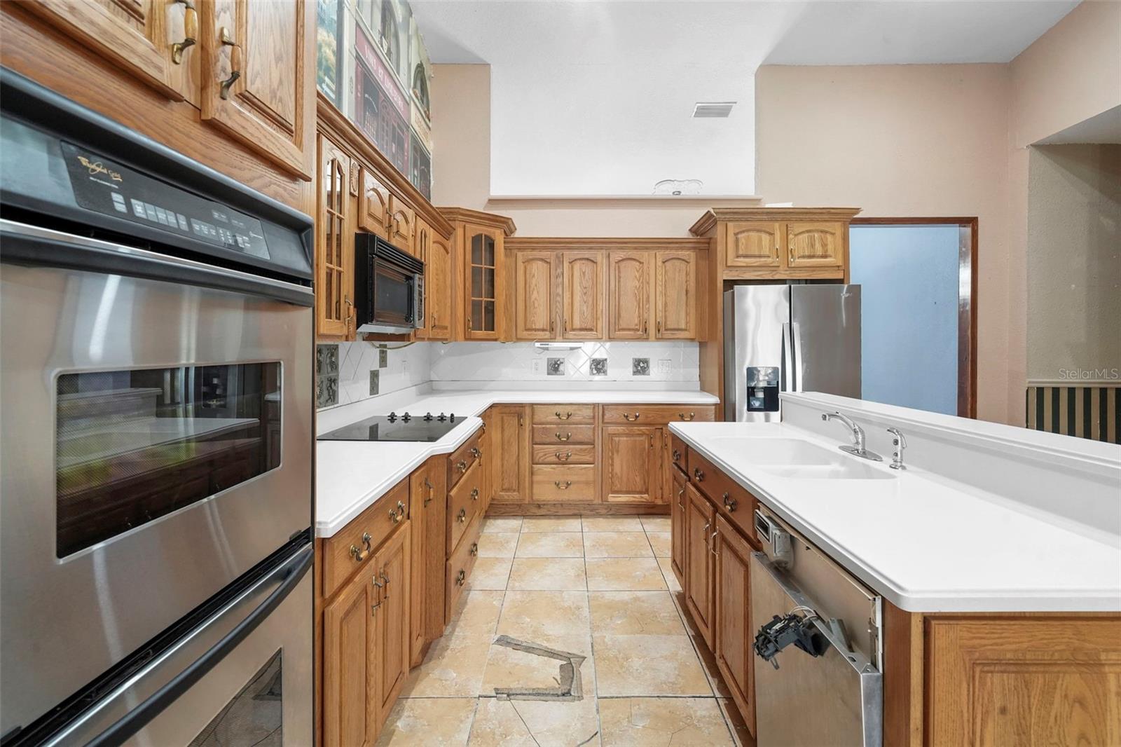 Image 30 of 67 For 227 Hawthorne Avenue