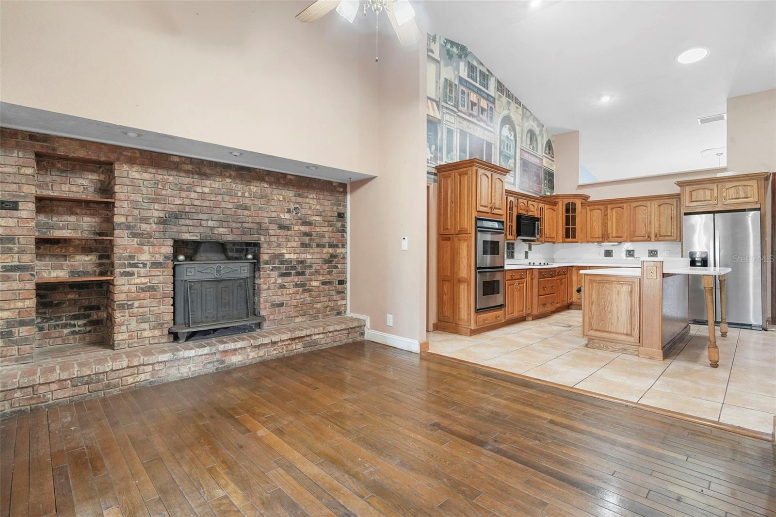 Image 32 of 67 For 227 Hawthorne Avenue