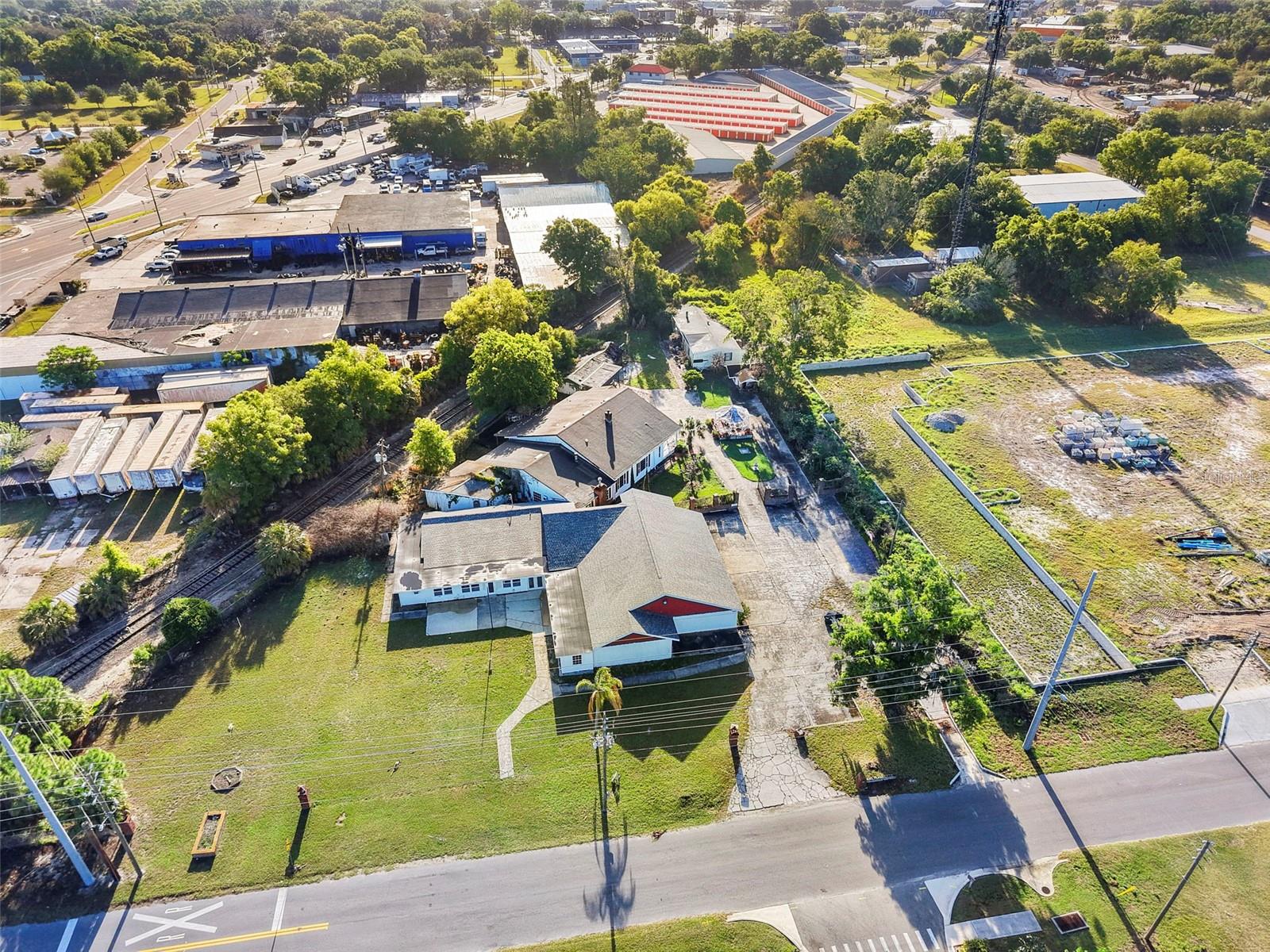 Image 4 of 67 For 227 Hawthorne Avenue