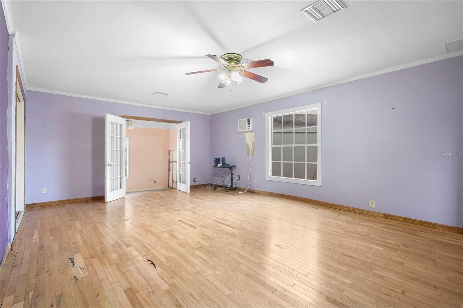 Image 43 of 67 For 227 Hawthorne Avenue