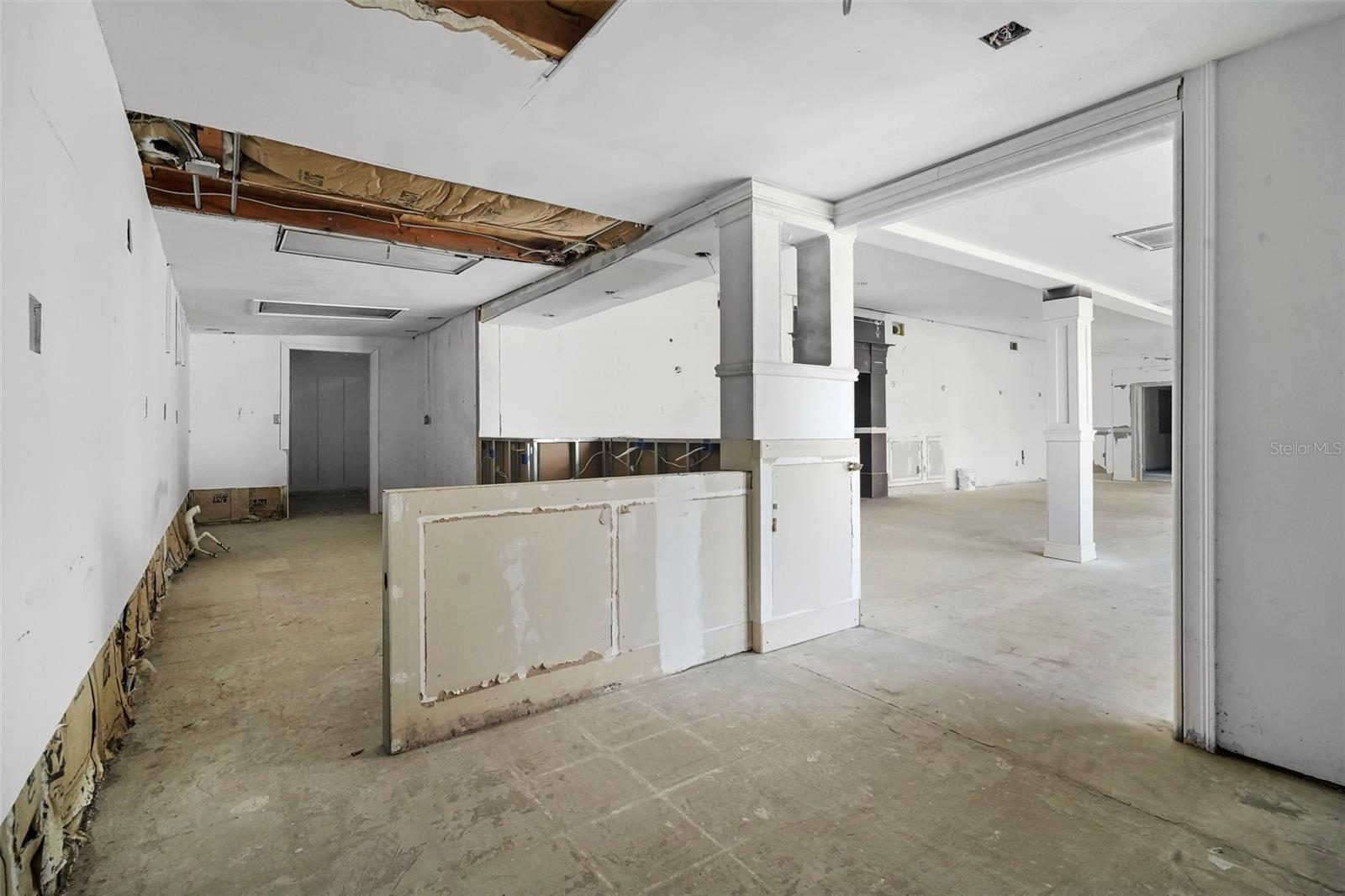 Image 53 of 67 For 227 Hawthorne Avenue