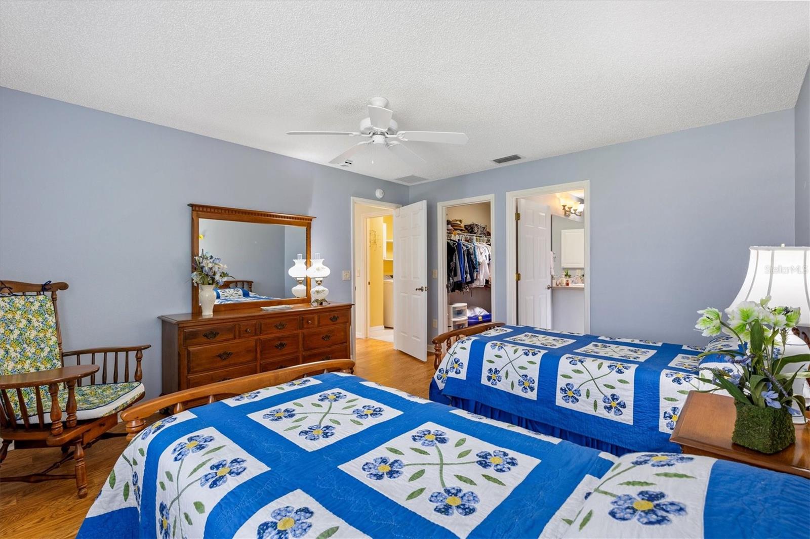 Image 17 of 38 For 2725 Morven Park Way