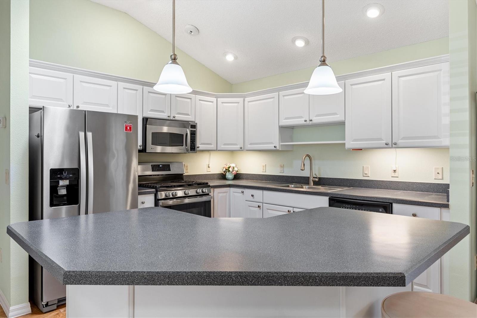 Image 9 of 38 For 2725 Morven Park Way