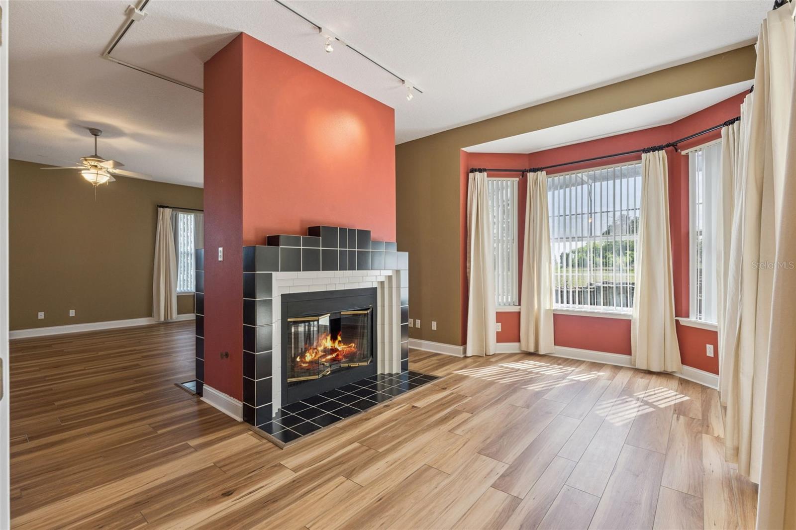 Image 11 of 48 For 17540 Vista Belle Court