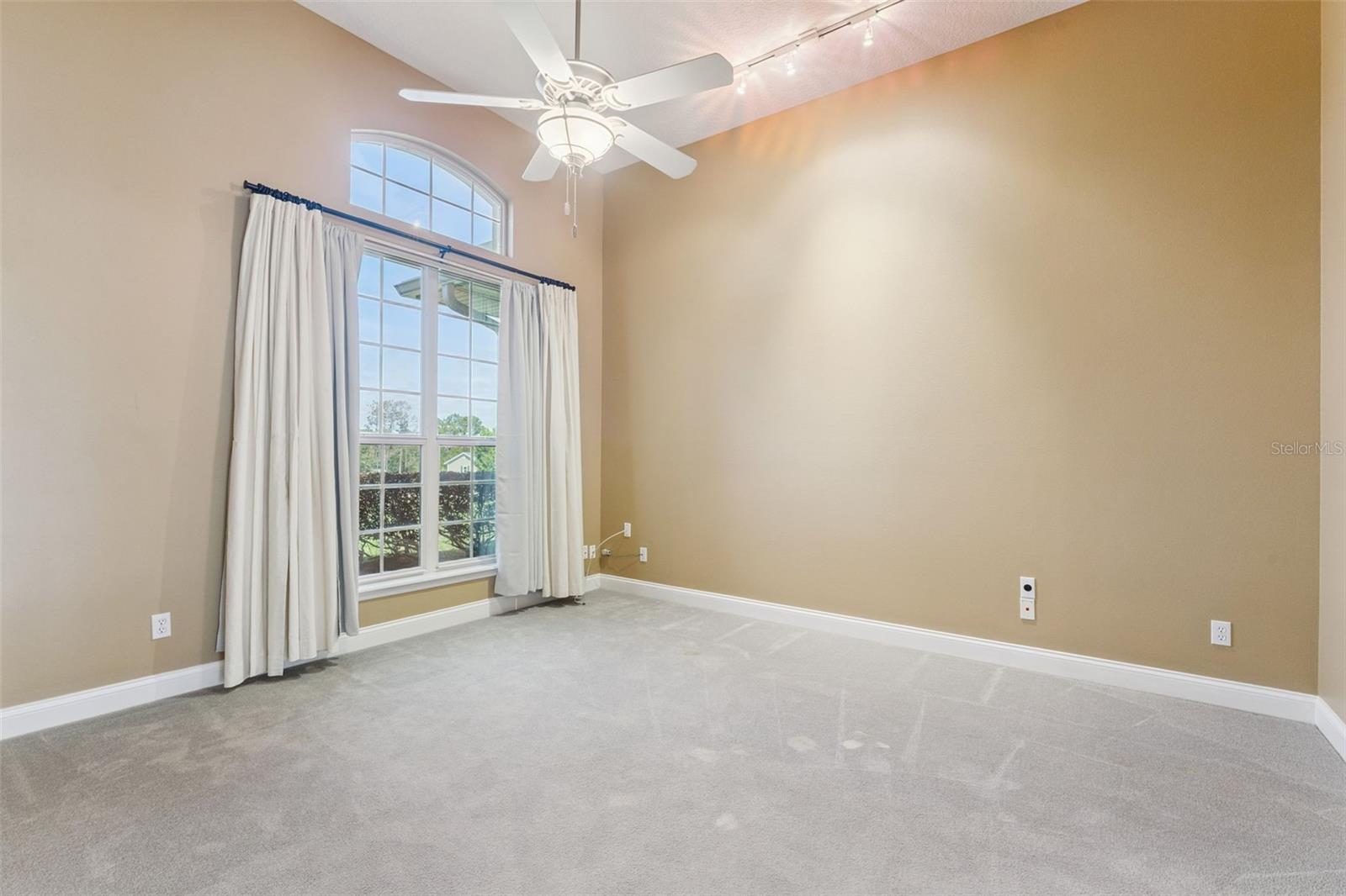 Image 26 of 48 For 17540 Vista Belle Court