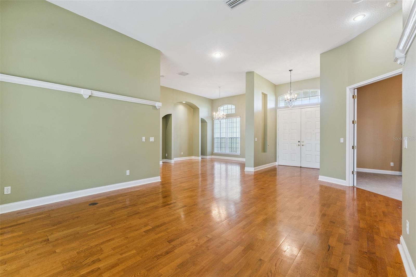 Image 4 of 48 For 17540 Vista Belle Court