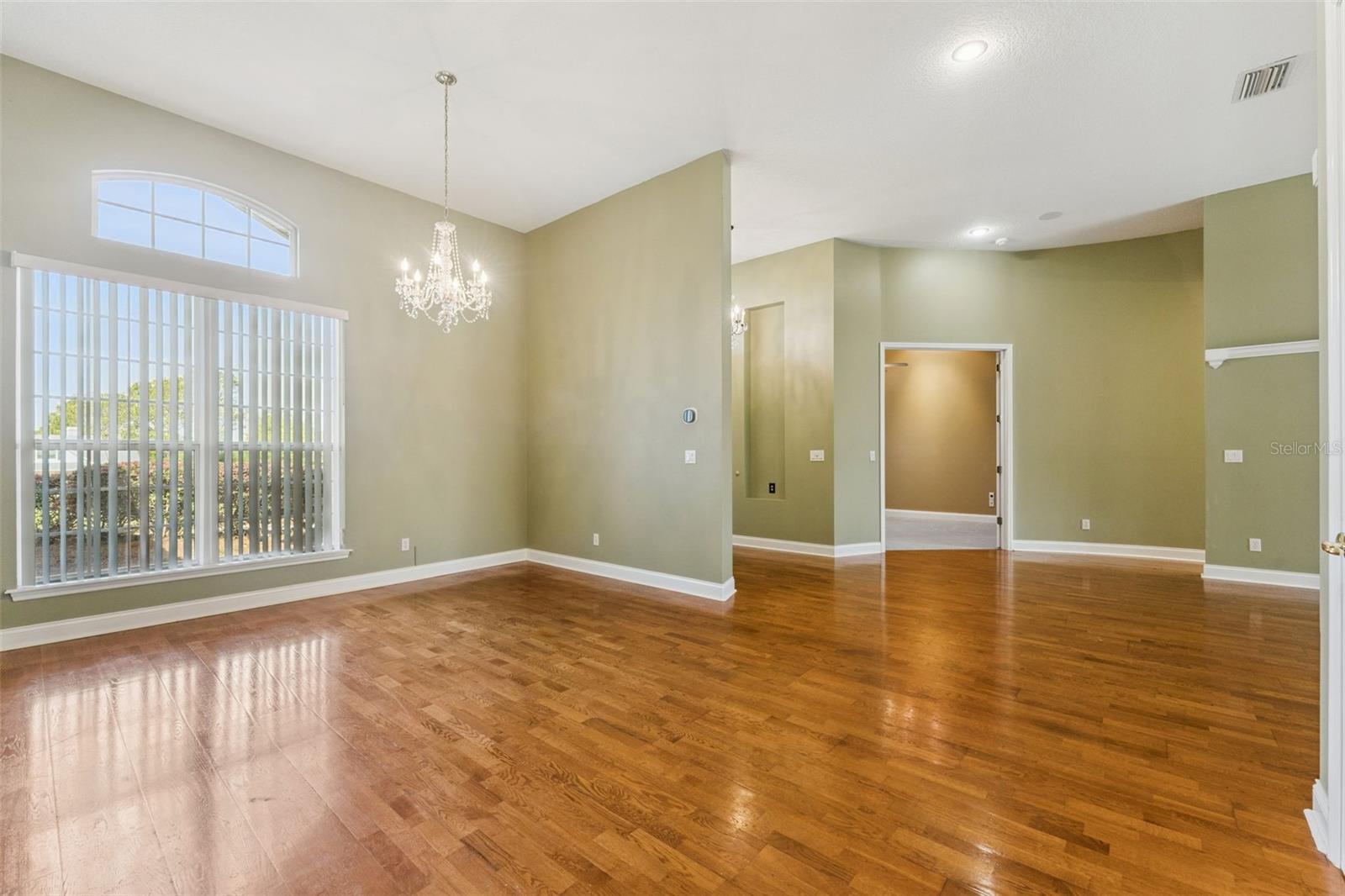 Image 5 of 48 For 17540 Vista Belle Court