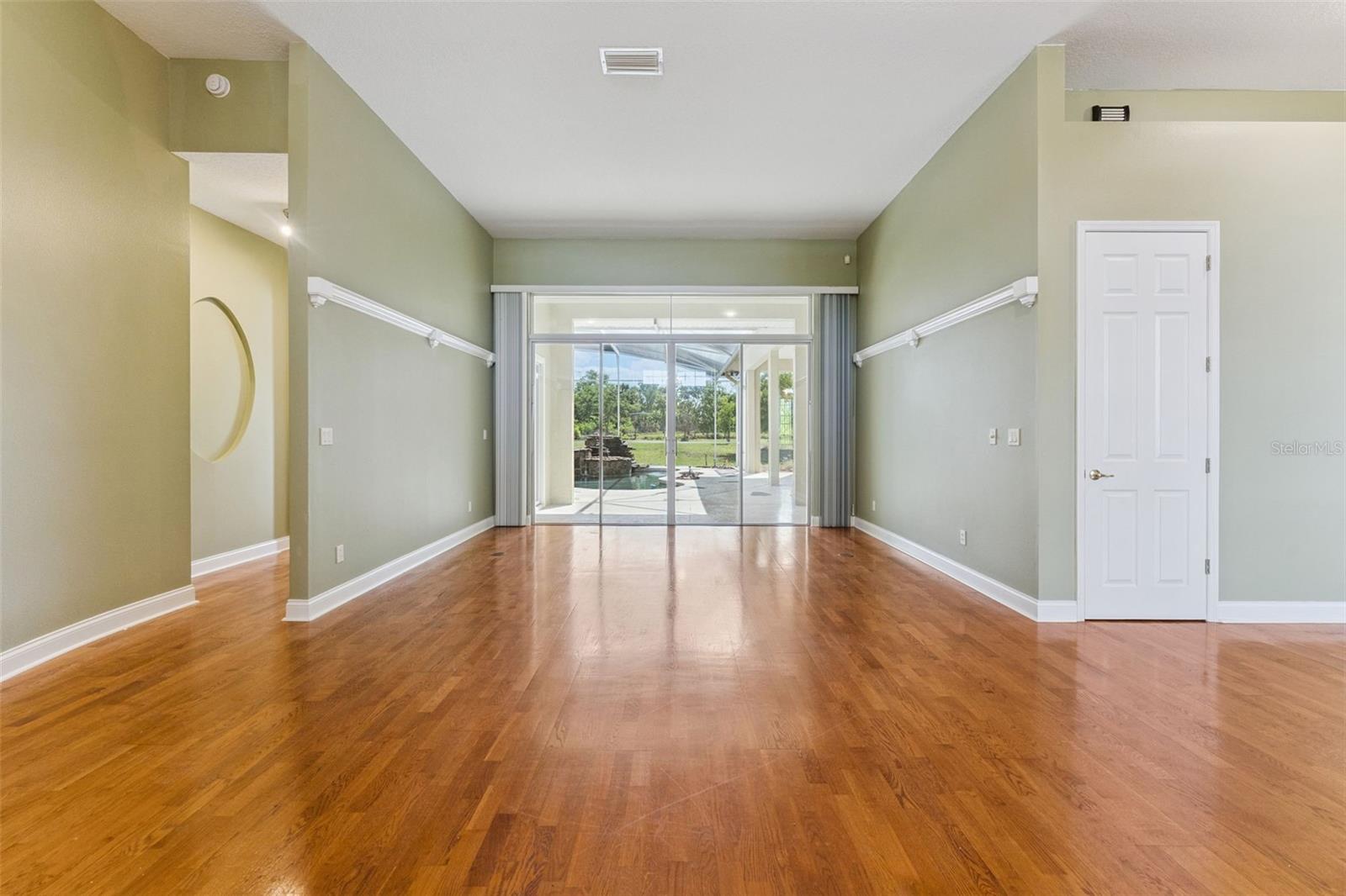 Image 7 of 48 For 17540 Vista Belle Court