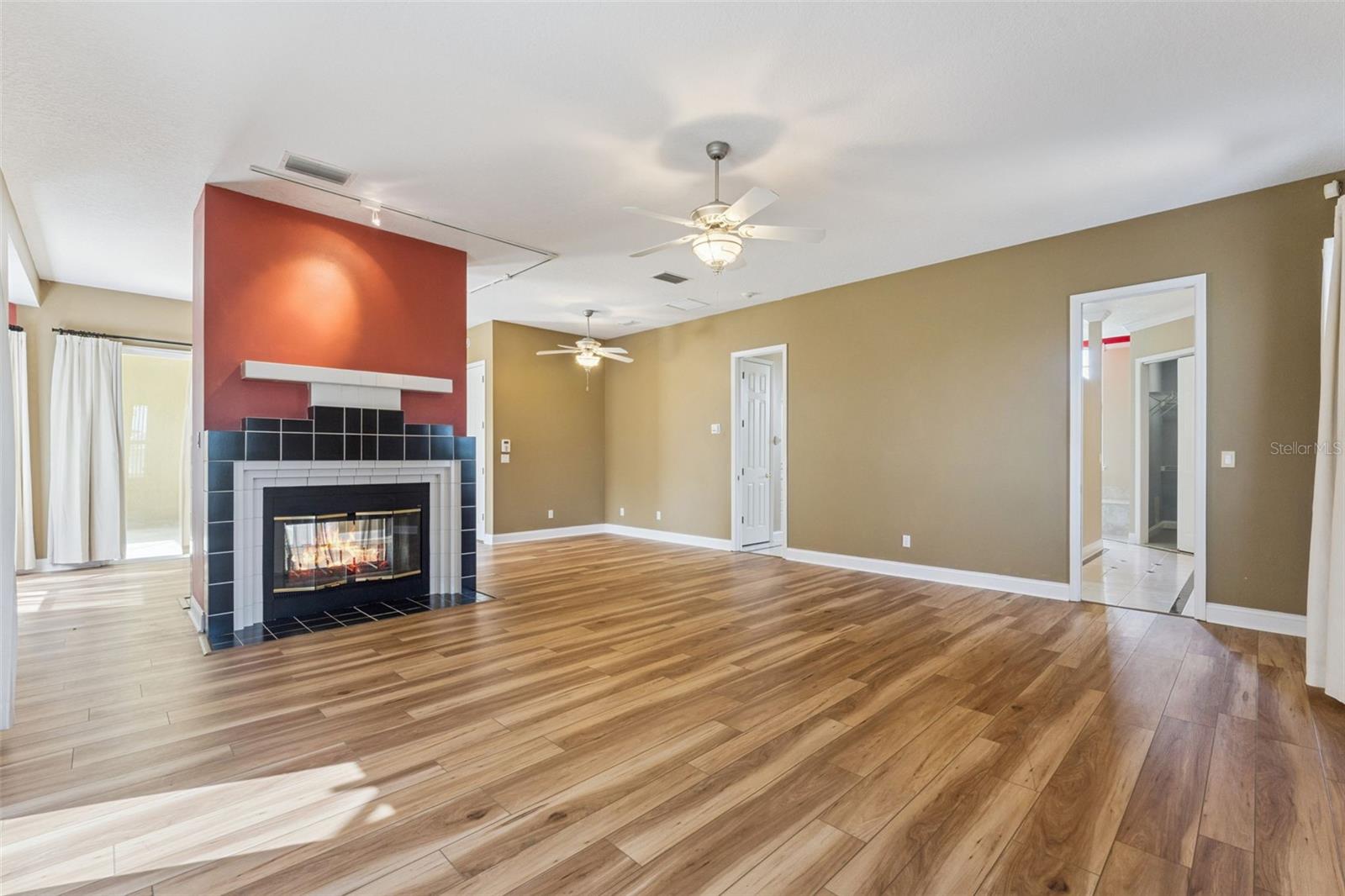 Image 9 of 48 For 17540 Vista Belle Court