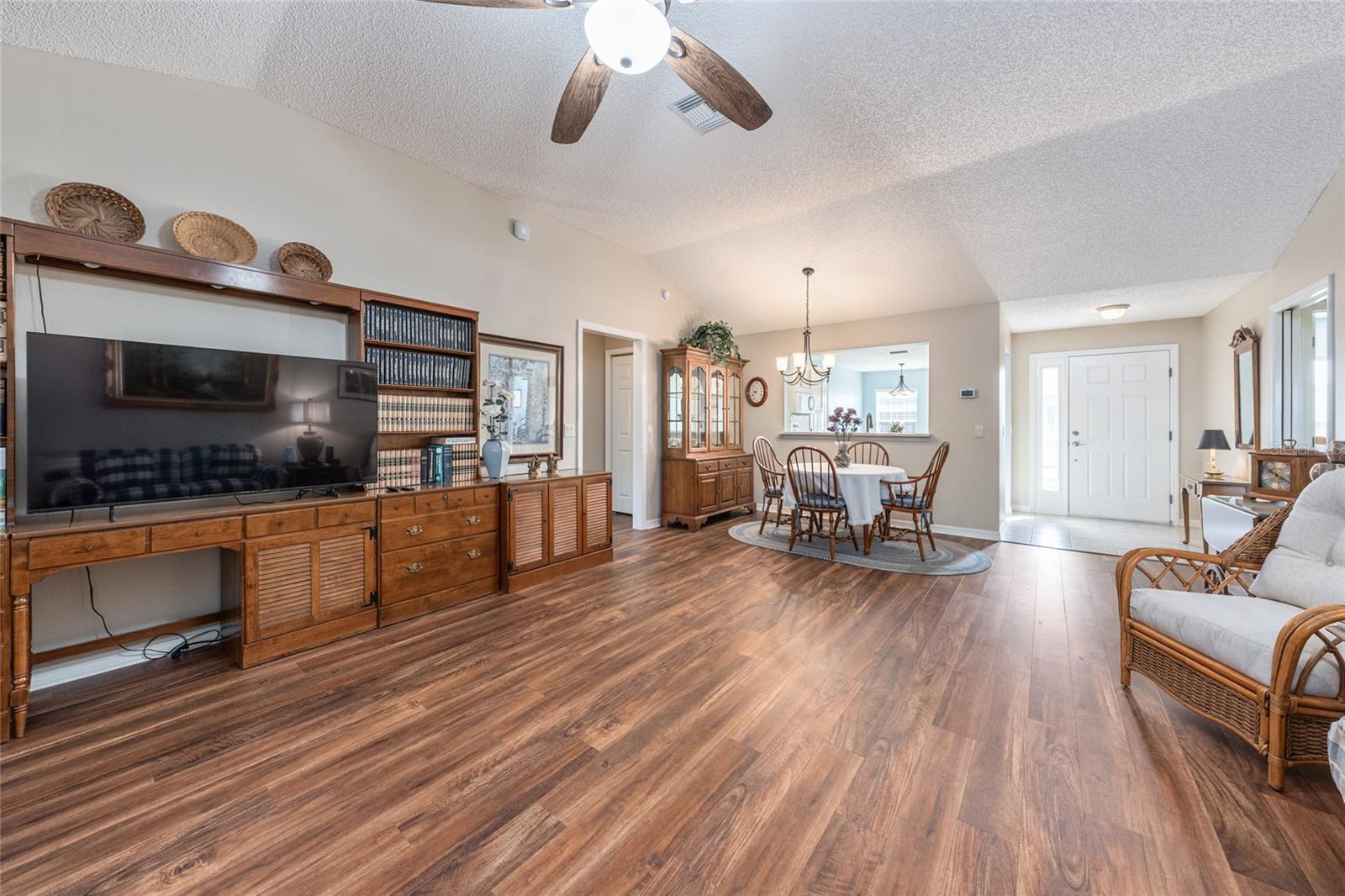 Listing photo id 8 for 17830 88th Cascade Court