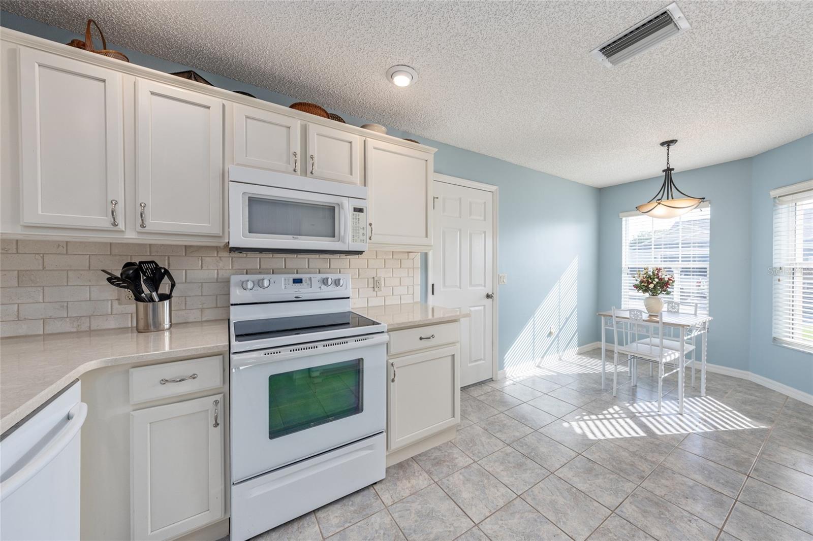 Listing photo id 16 for 17830 88th Cascade Court