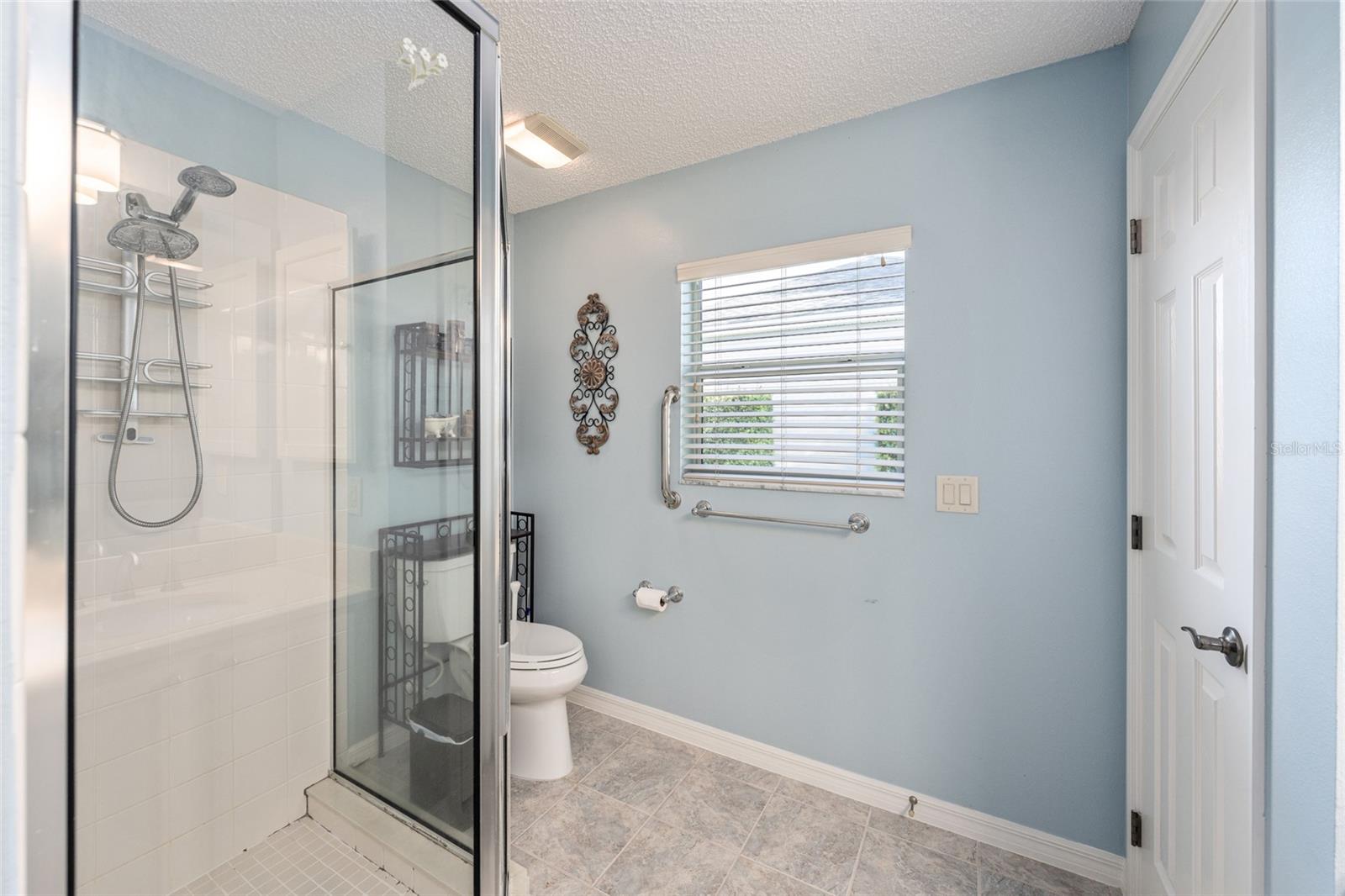 Listing photo id 37 for 17830 88th Cascade Court