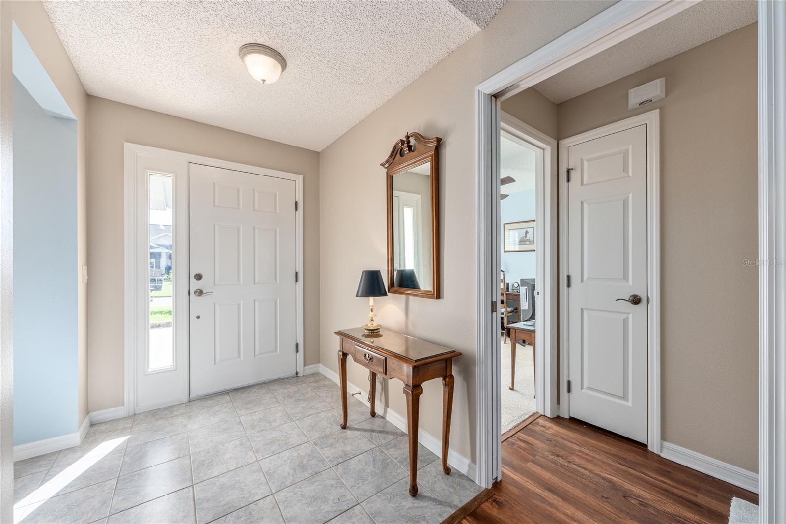 Listing photo id 4 for 17830 88th Cascade Court