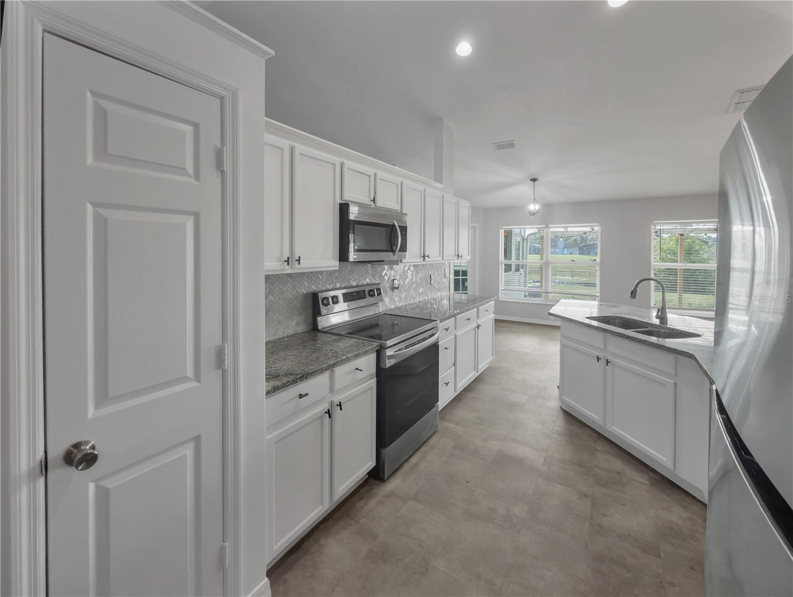 Image 18 of 31 For 12819 Waterhaven Circle