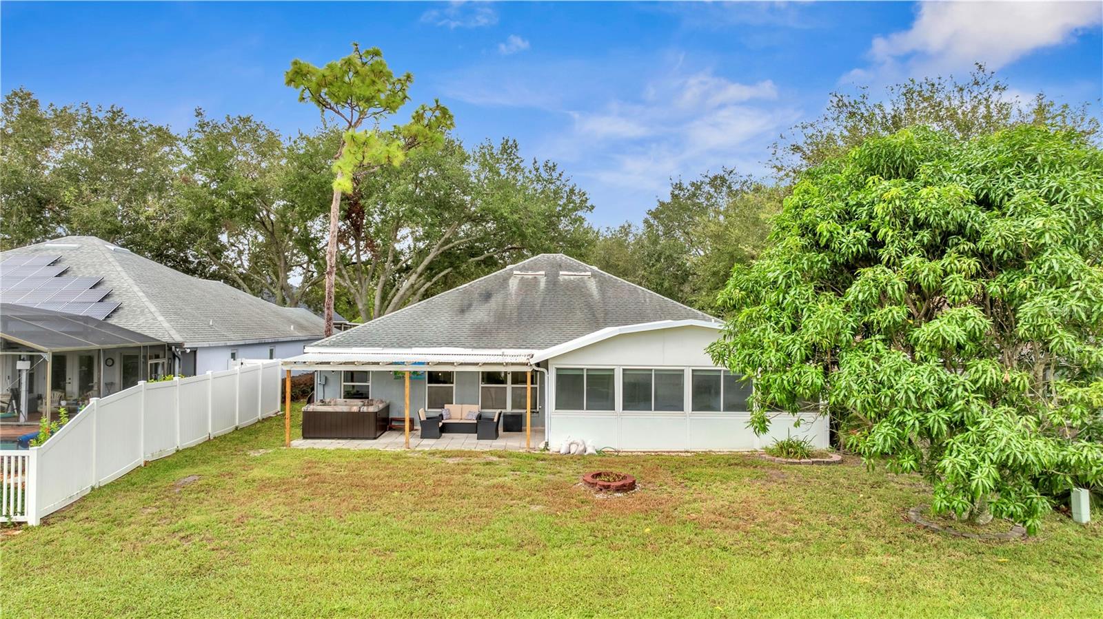 Image 4 of 31 For 12819 Waterhaven Circle