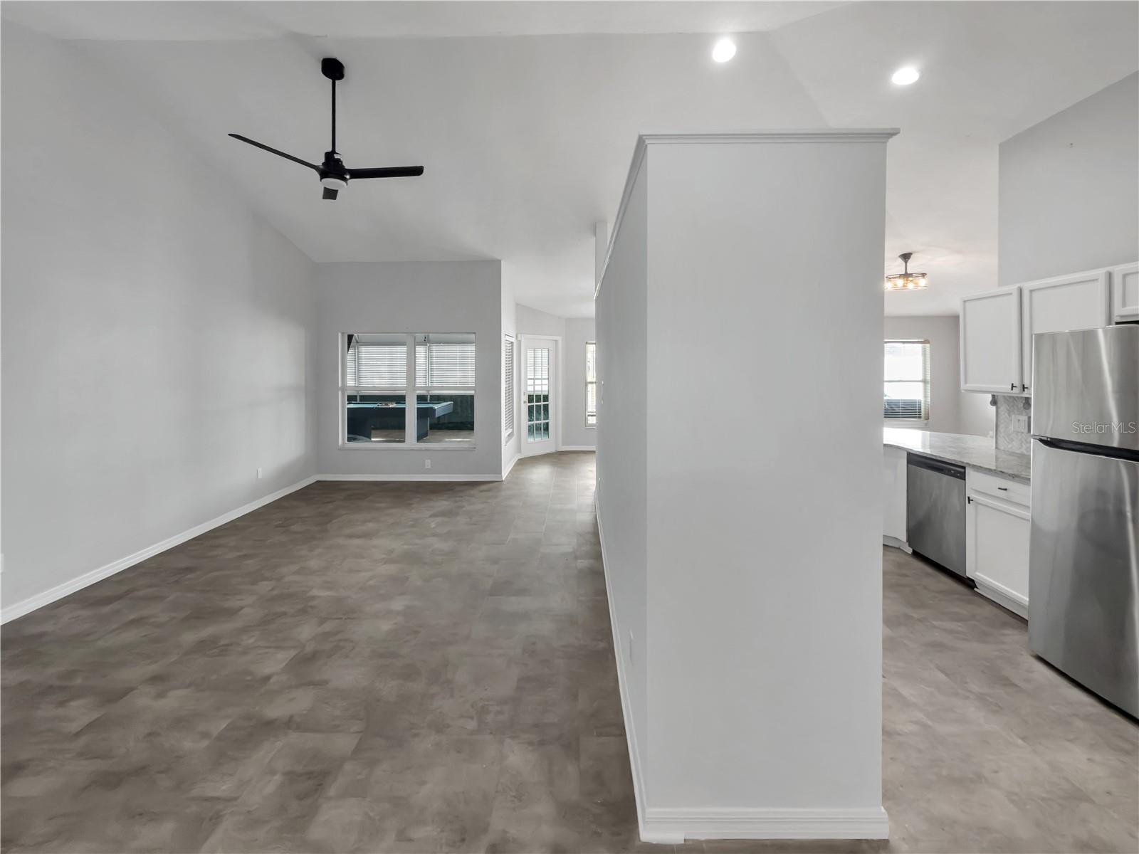 Image 8 of 31 For 12819 Waterhaven Circle