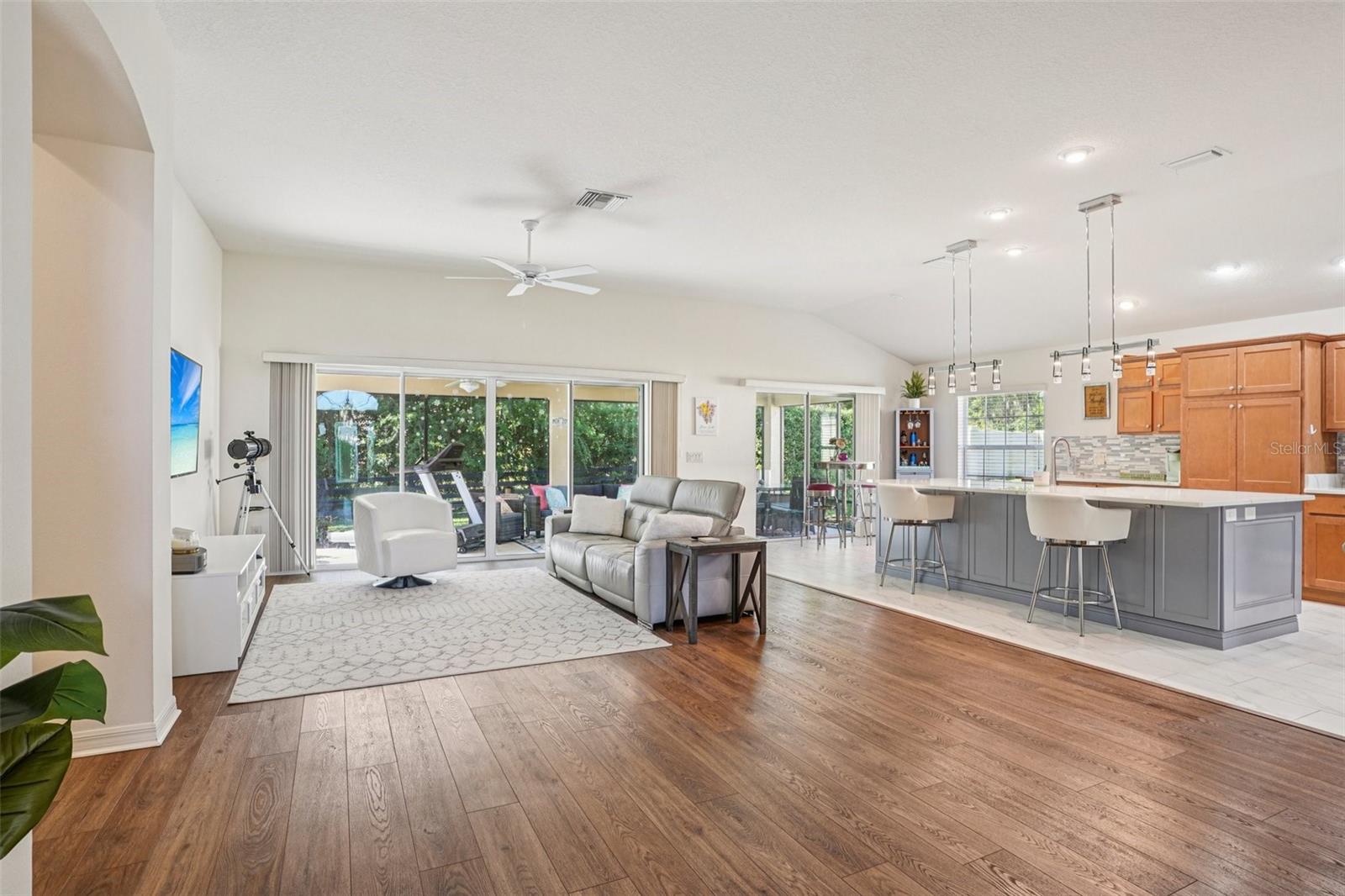 Image 7 of 57 For 10063 Lake Miona Way