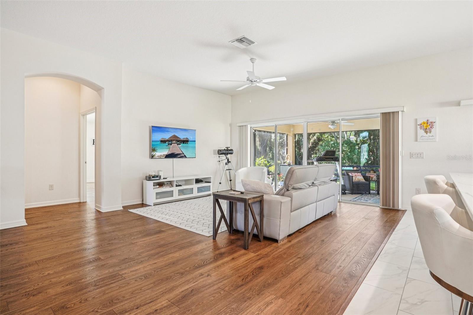 Image 8 of 57 For 10063 Lake Miona Way