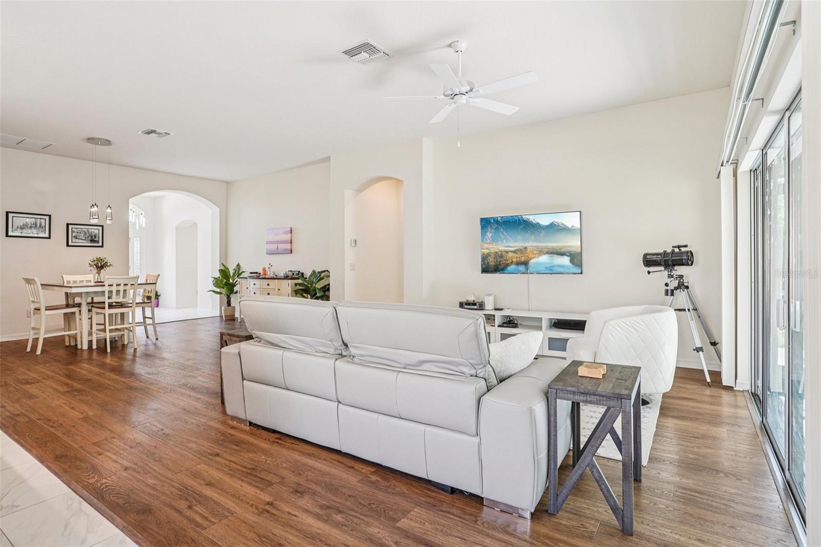 Image 9 of 57 For 10063 Lake Miona Way