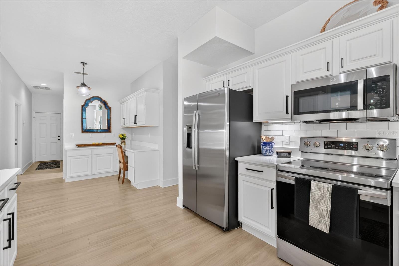 Image 10 of 72 For 250 Walker Street