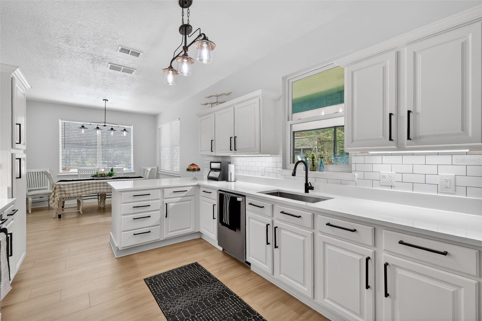 Image 16 of 72 For 250 Walker Street