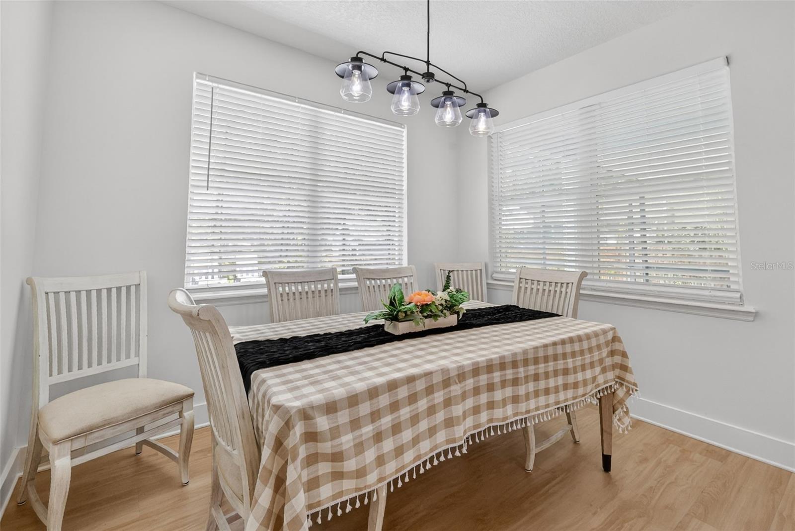 Image 20 of 72 For 250 Walker Street