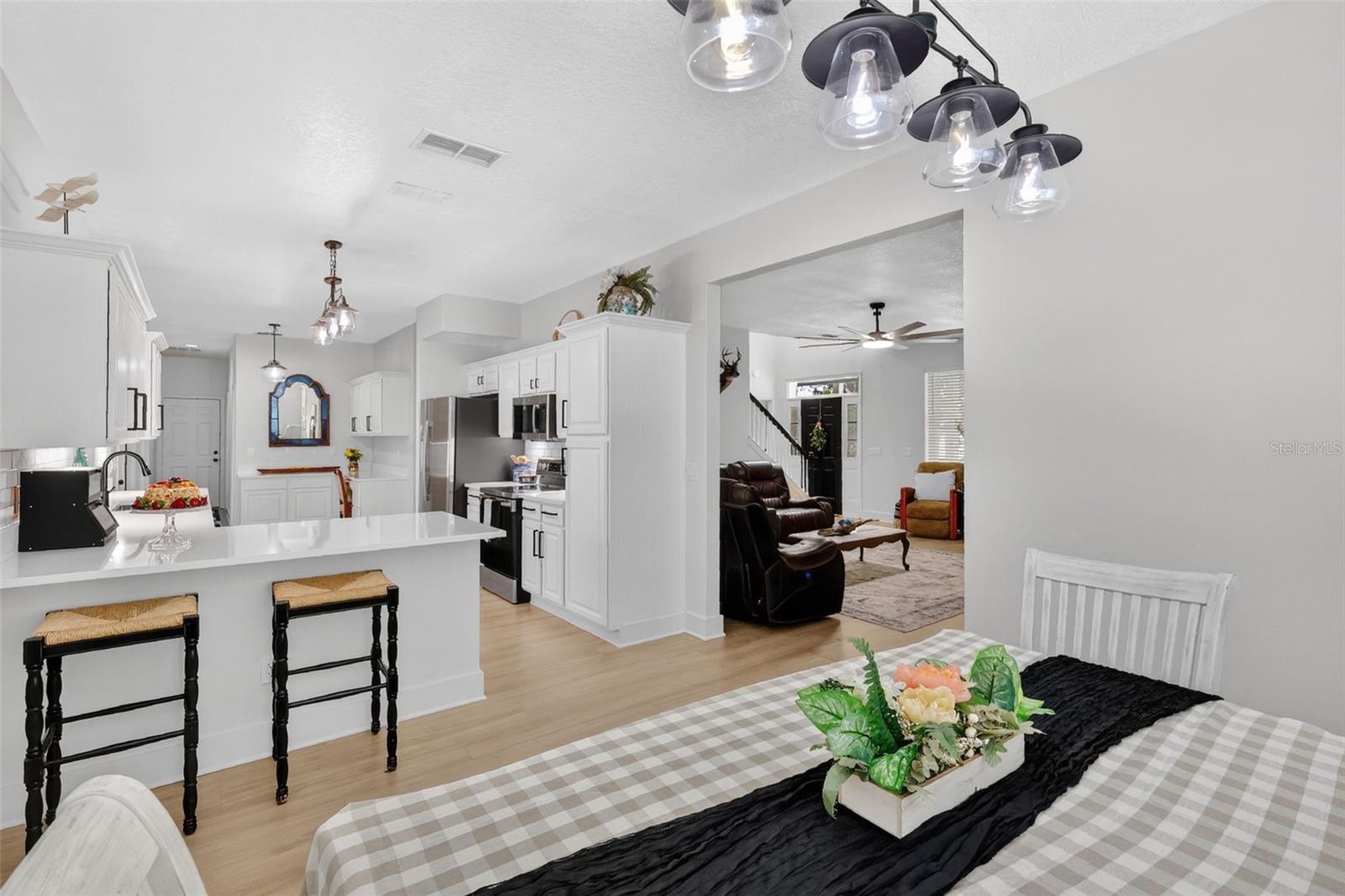 Image 21 of 72 For 250 Walker Street