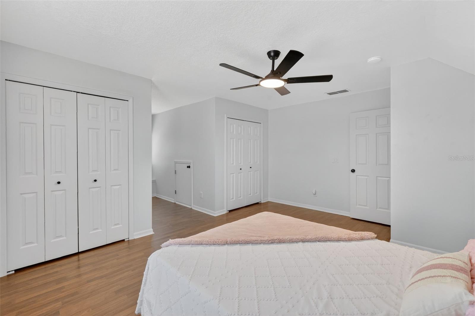 Image 33 of 72 For 250 Walker Street