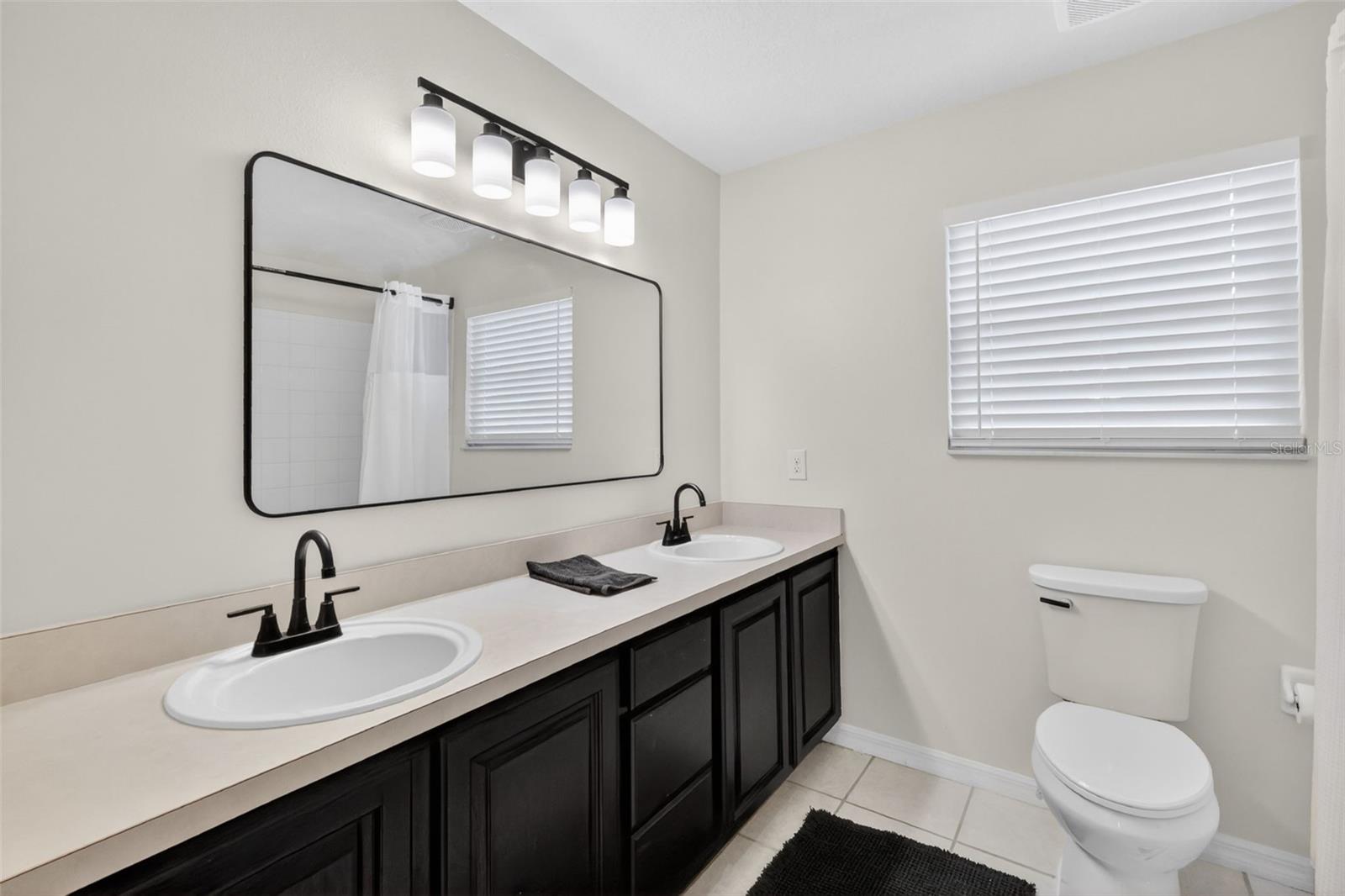 Image 34 of 72 For 250 Walker Street