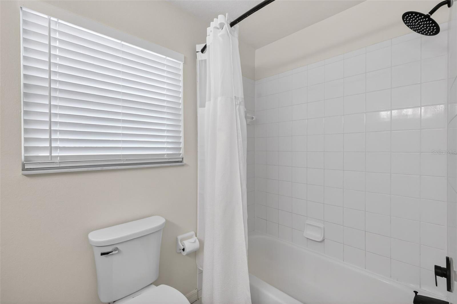 Image 35 of 72 For 250 Walker Street