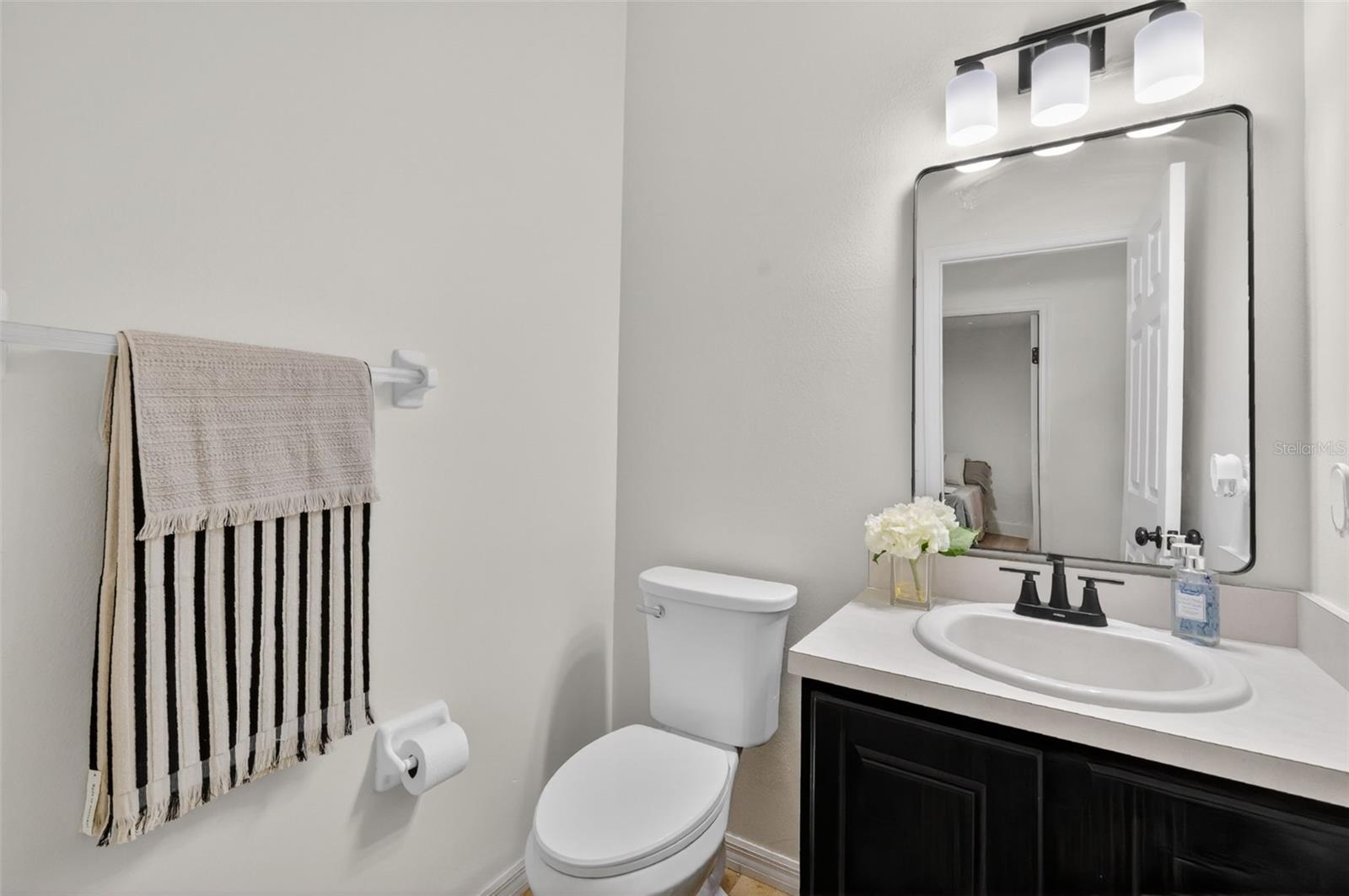 Image 38 of 72 For 250 Walker Street