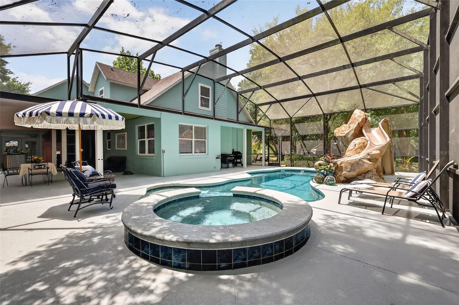 Image 42 of 72 For 250 Walker Street