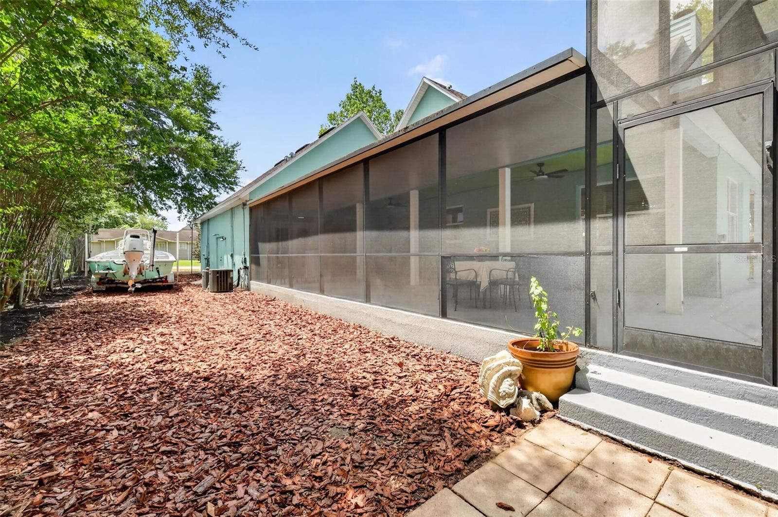 Image 45 of 72 For 250 Walker Street